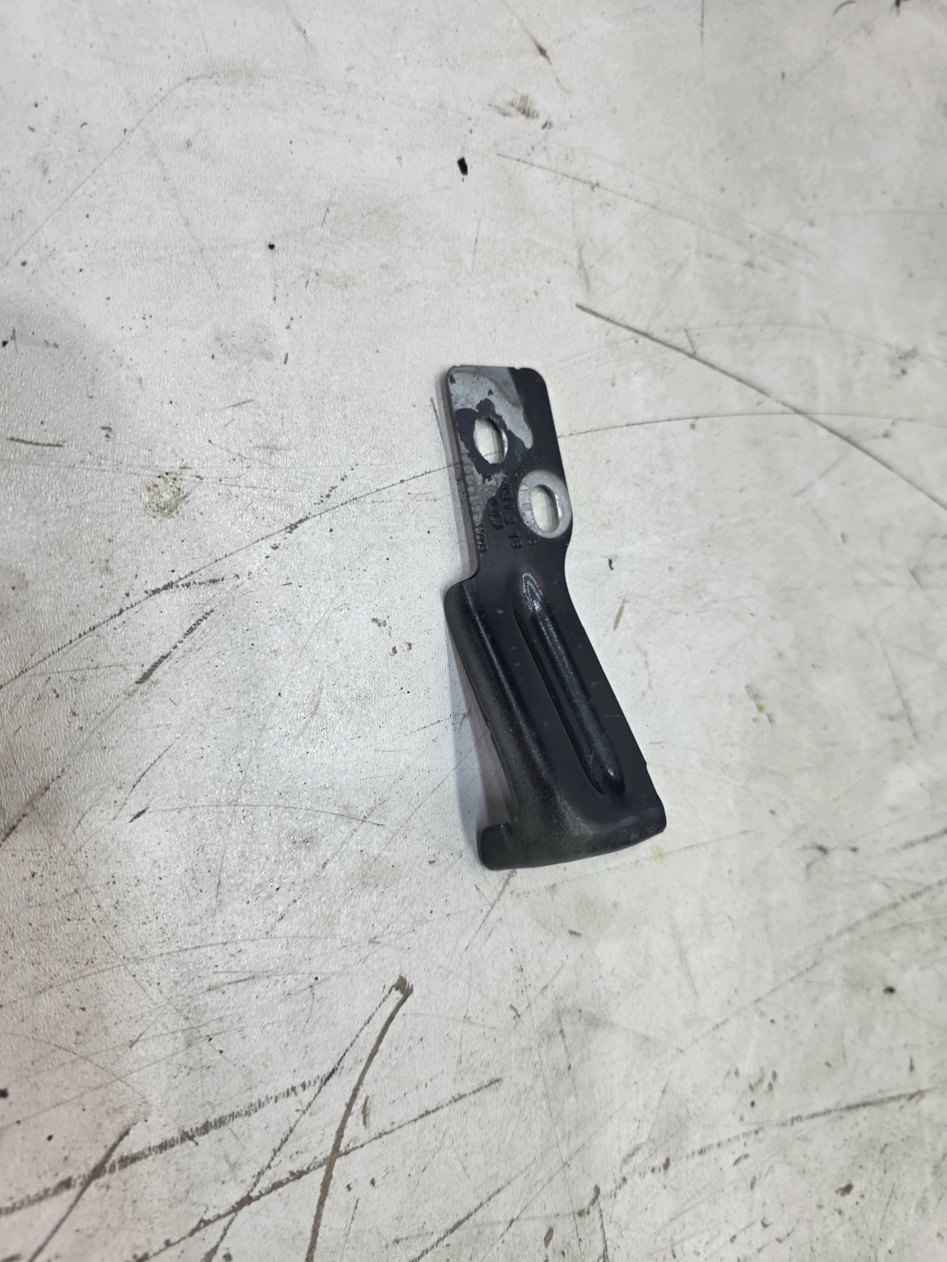 console MOCOAWNIE aile gauche avant AUDI Q5 FY 80A821433A