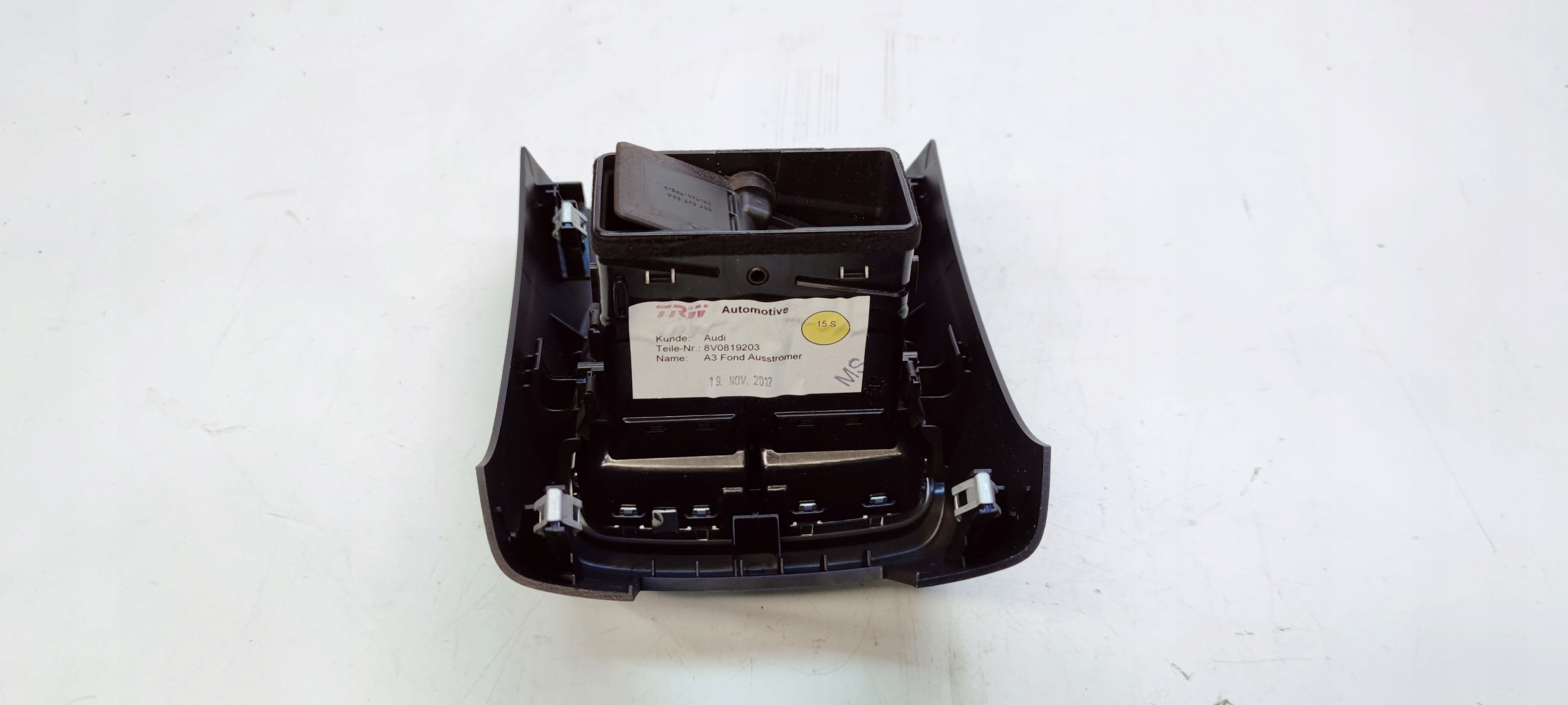 grid air conditioning devices central rear part AUDI A3 8V 8V0819203