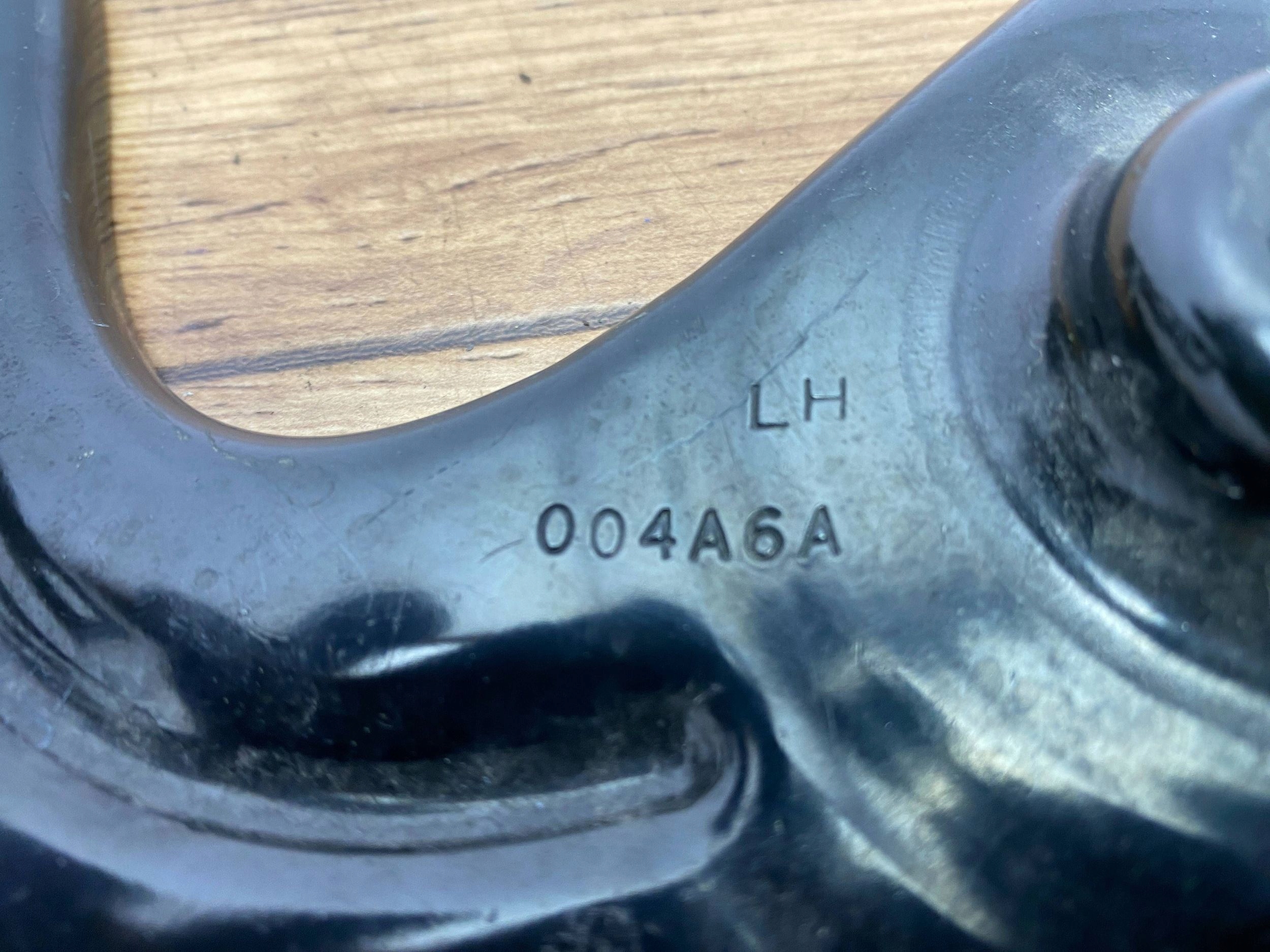 bonnet hinges left Chevrolet Corvette C6 2005+