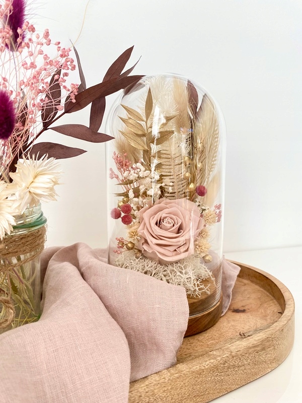 

Klosz Róża ze złotem suszone kwiaty Miła Odmiana