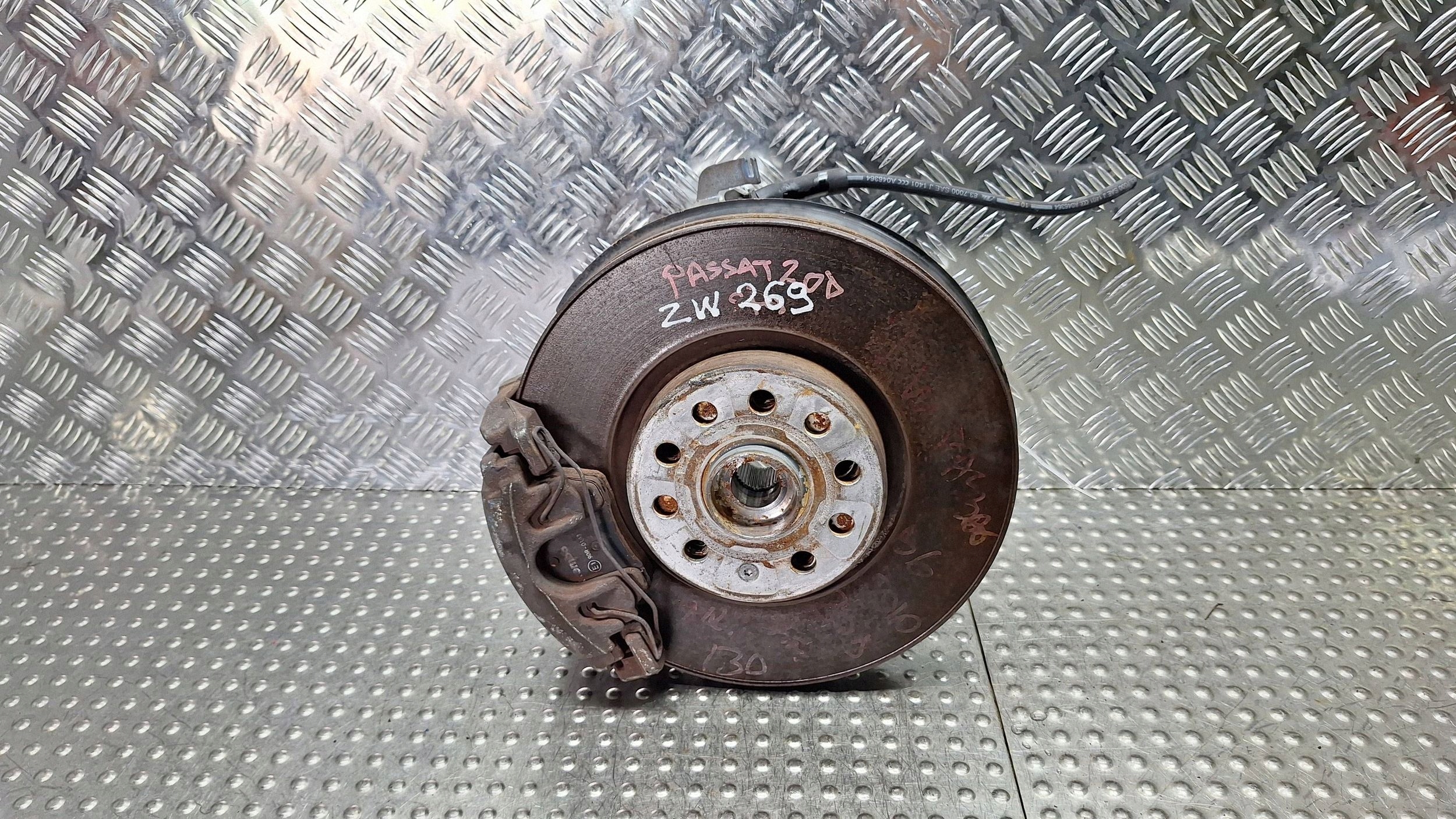 otoč třmen levý předek 3C0407257G SHARAN ALHAMBRA 7N PASSAT B6 B7 CC