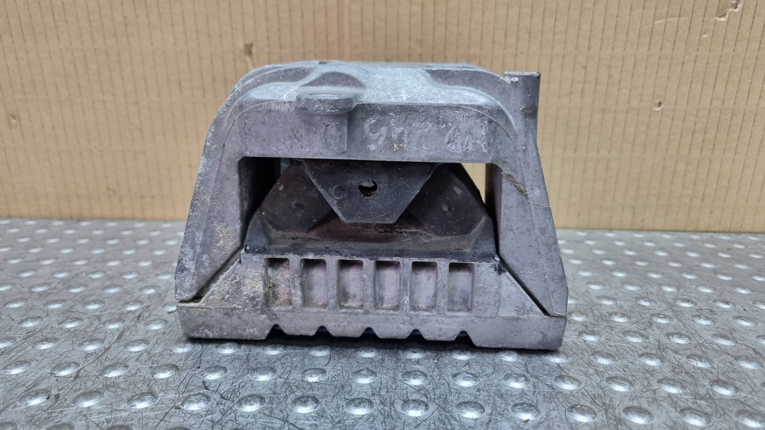 holder engine mount 1K0199262P VW PASSAT B6 A3 8P CABRIO