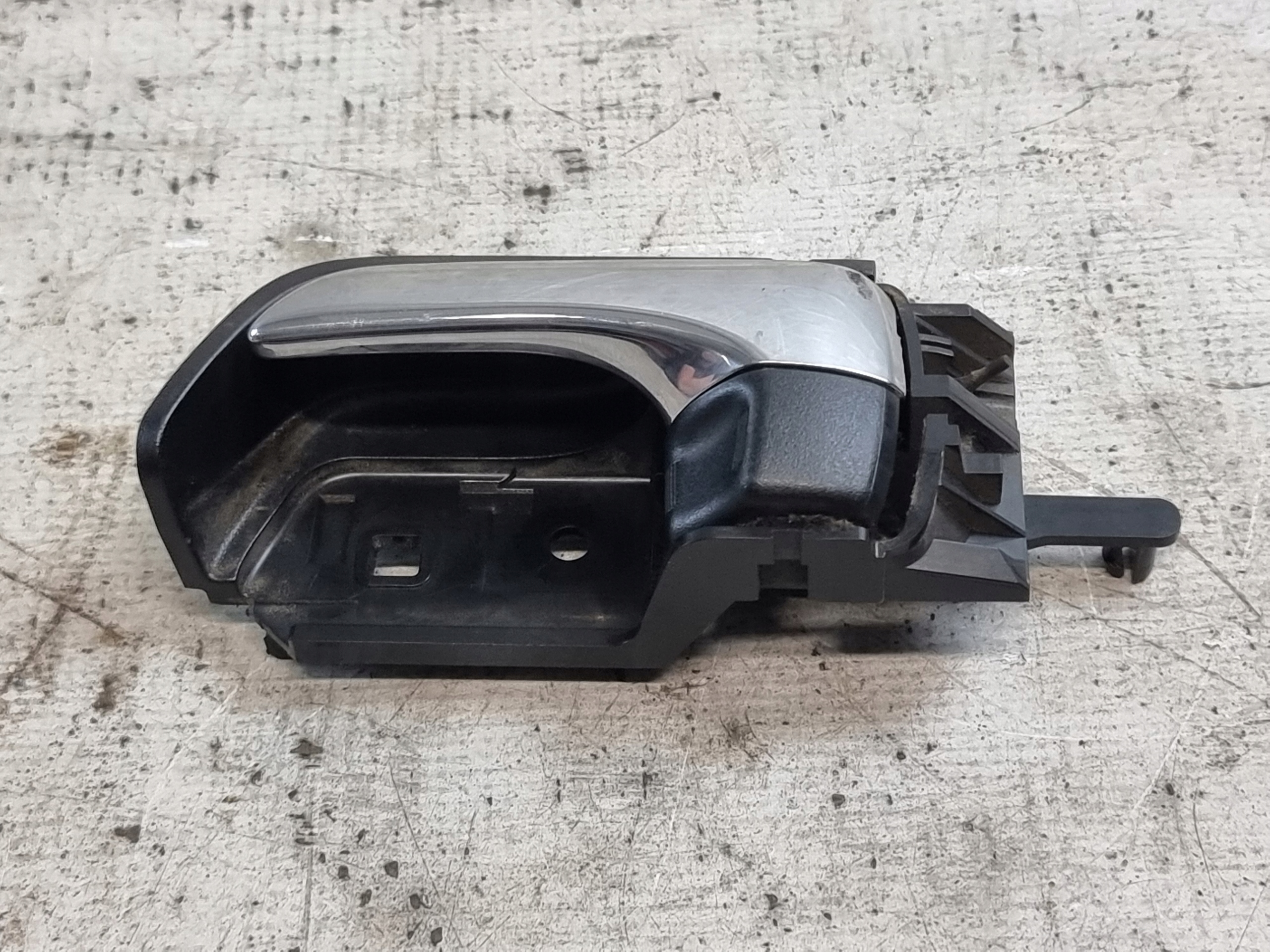 handle inner left rear part OE 69274-47020 TOYOTA PRIUS II 08r