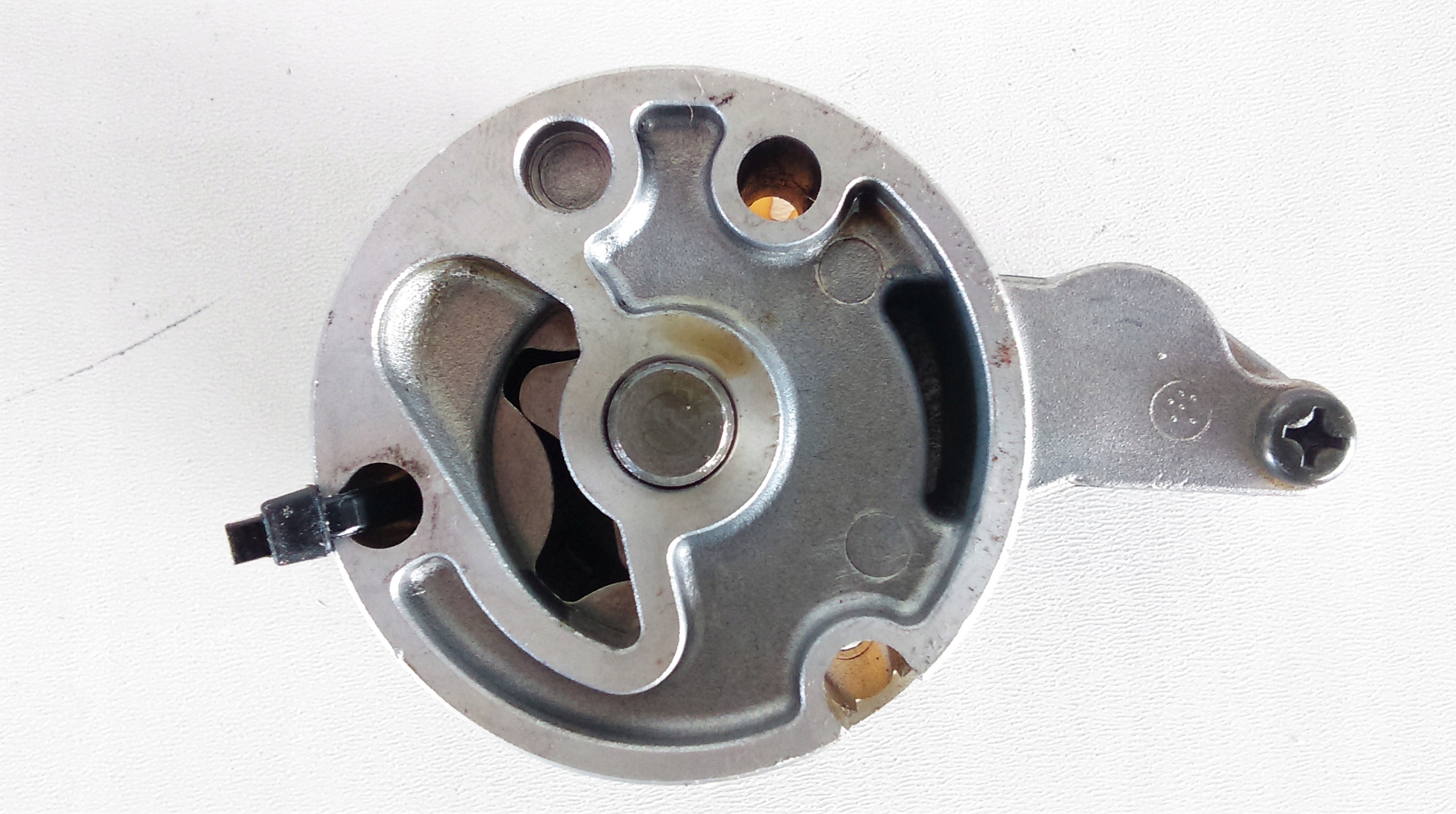 YAMAHA TDM 850 масляний насос