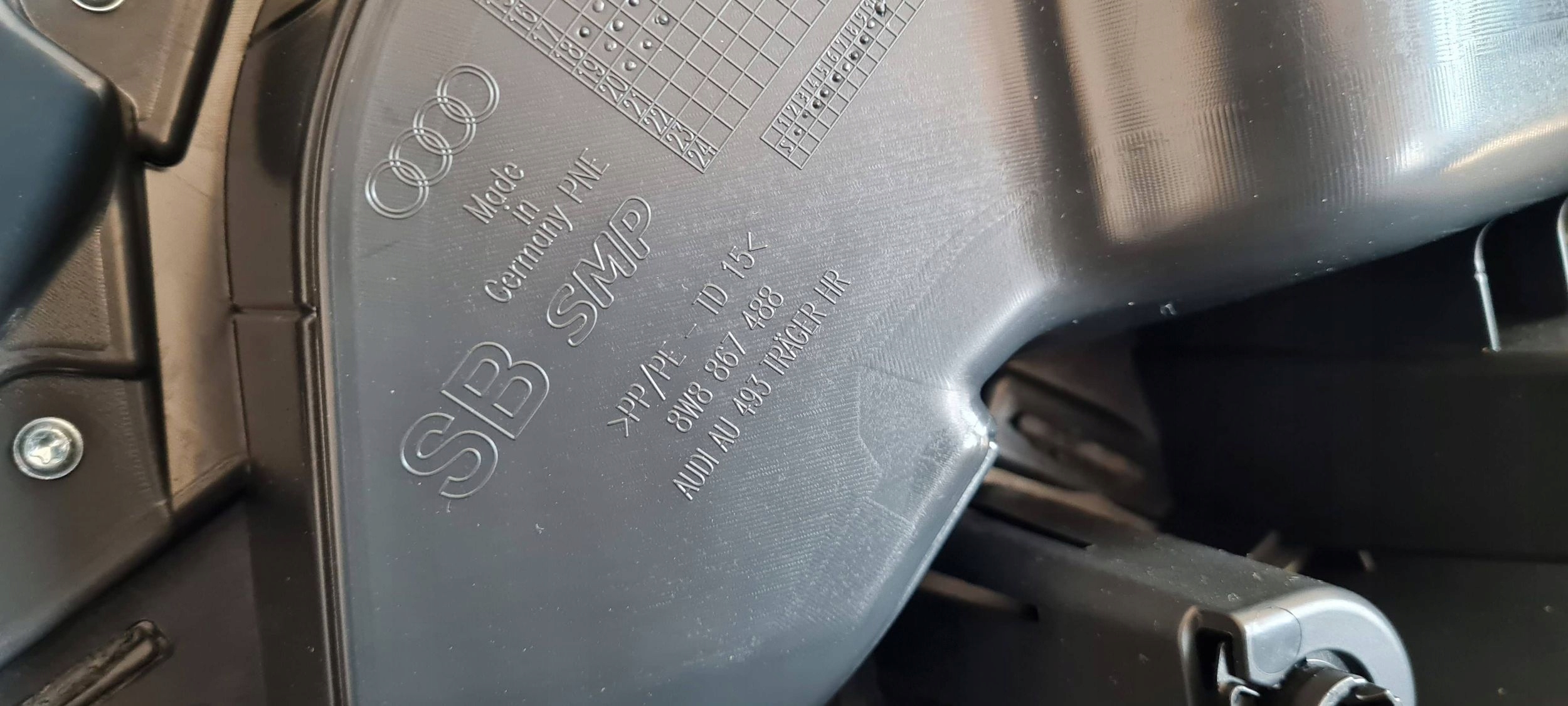 Audi OE 8W8867318
