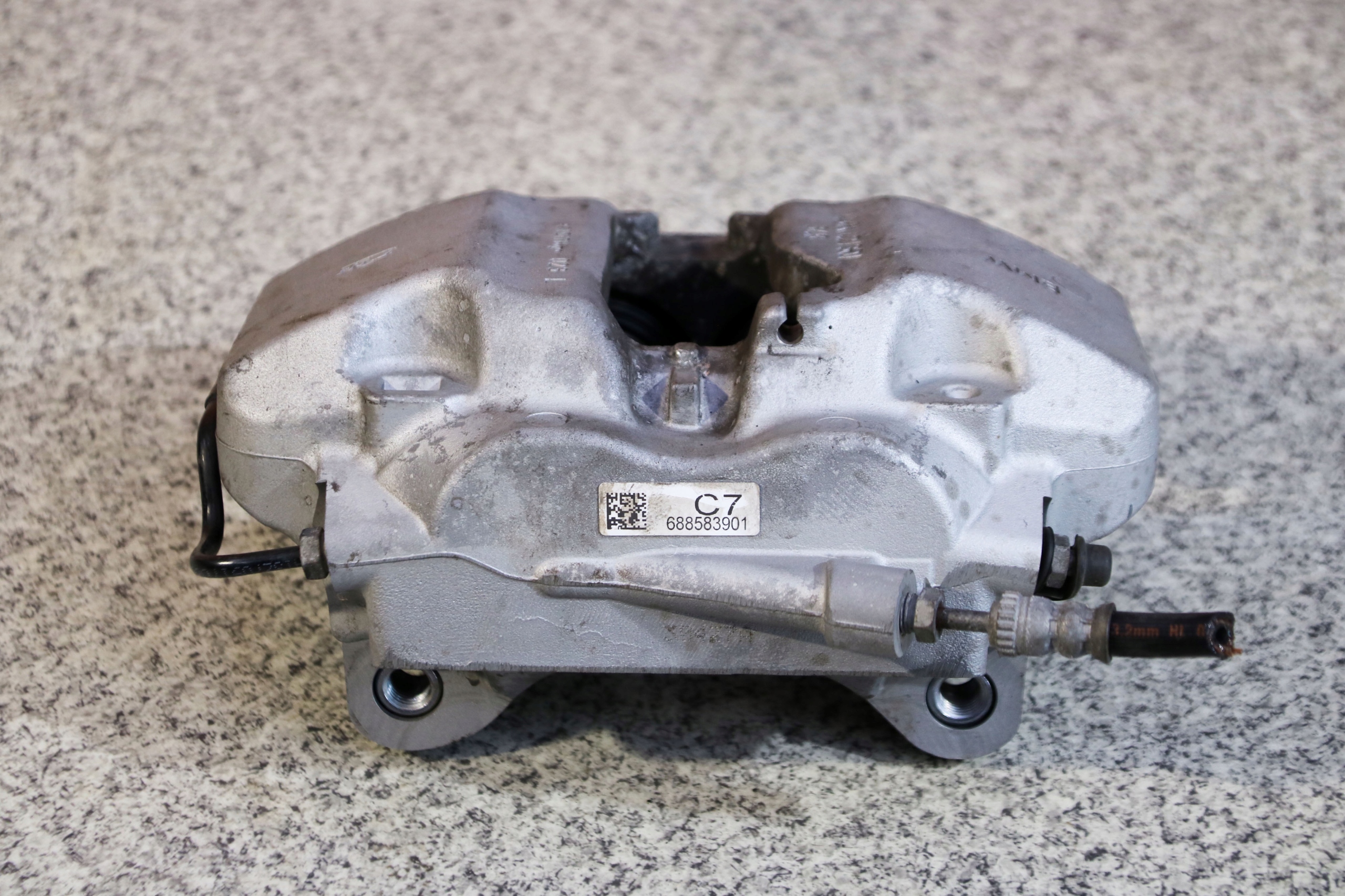 BMW G30 G31 caliper brake left front 6885839 42/30/348 9071 km !!!