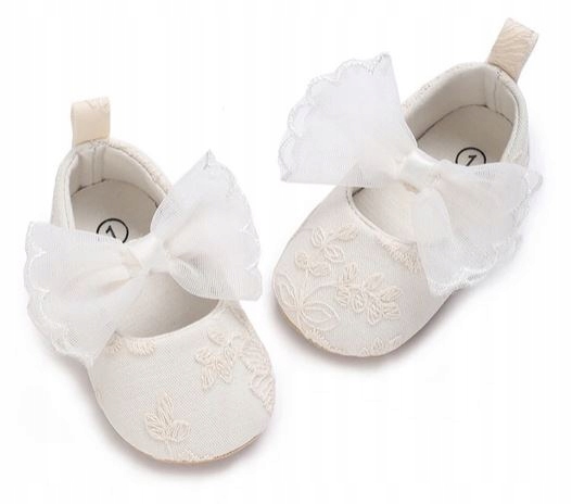 Buciki niemowlęce niechodki od 0-6 mscy sandałki CHRZEST rozm 18 Płeć dziewczynki