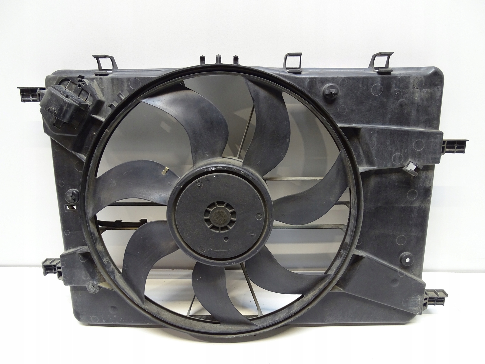 WENTYNATLOR CHŁODNICY OPEL ASTRA J IV 2.0 CDTI 0130308452