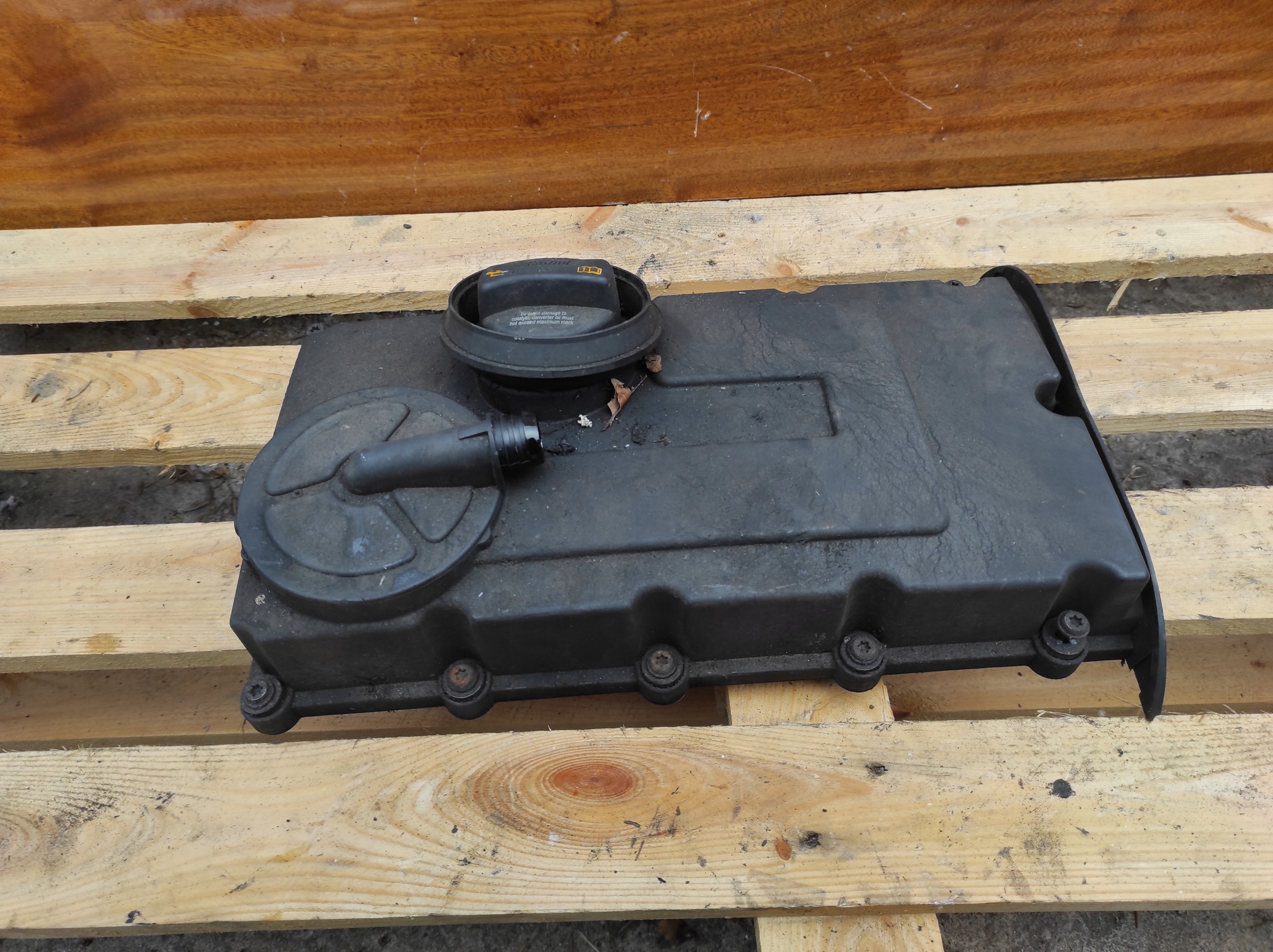 Abdeckung der Ventile DES MOTORS 2,0TDI BKP BKD 03G103475