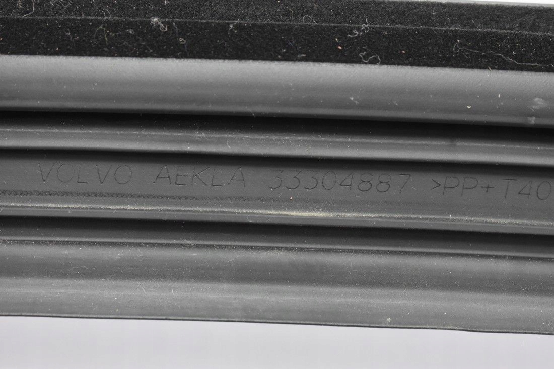 USZCZELKA SZYBY DRZWI PRAWY PRZOD VOLVO V60 II 18 Part number 33304887