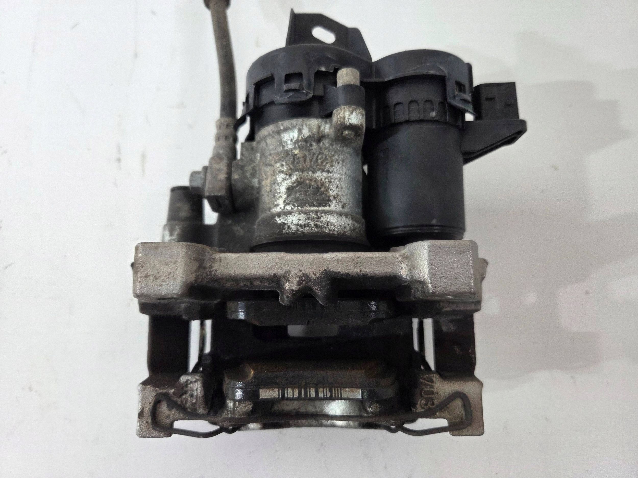Volvo XC60 II caliper brake rear right 32217364 (T446)