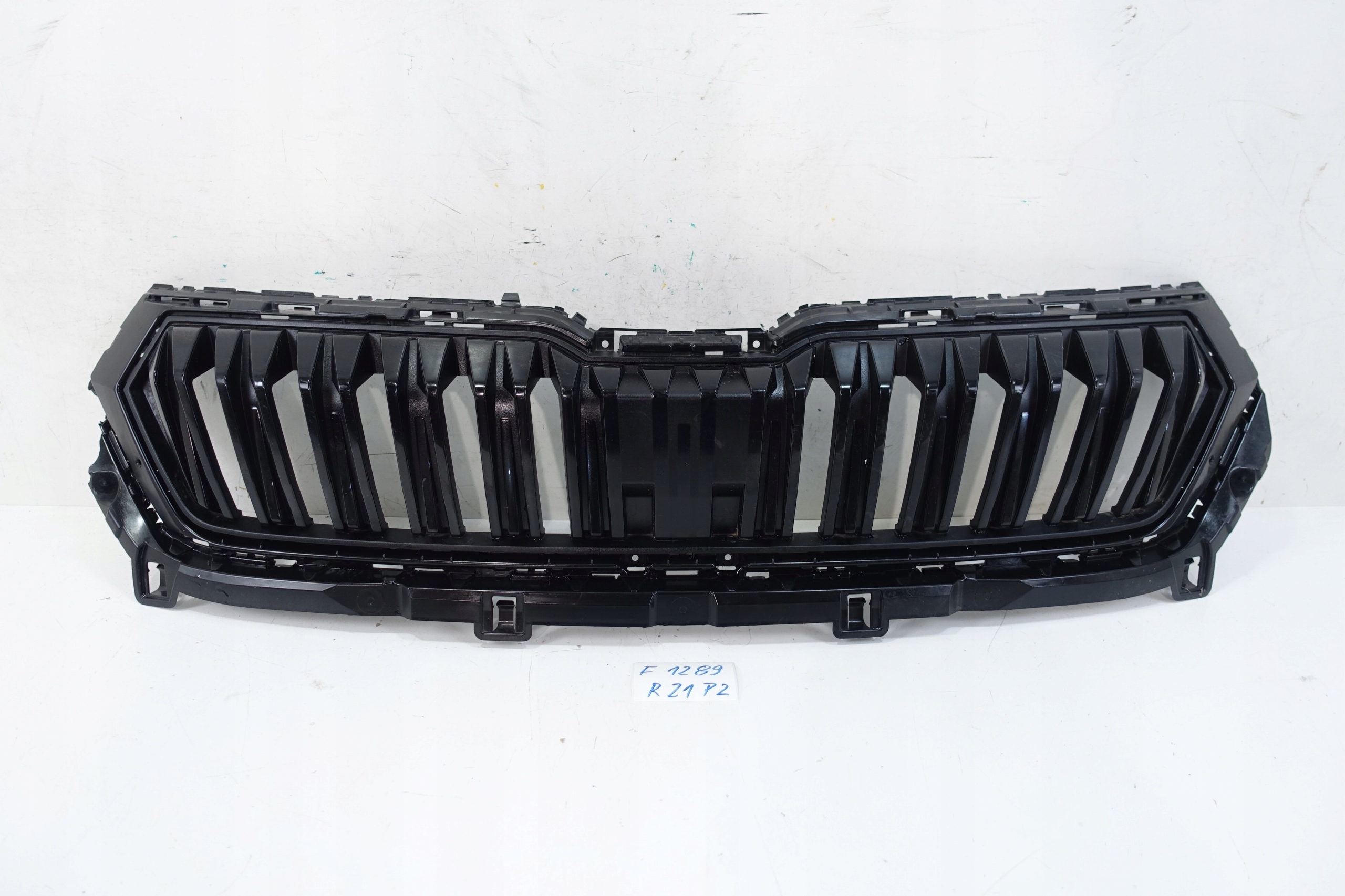SKODA KAROQ 57A 2017- front PREKLADgrill bumper front 57A853653G