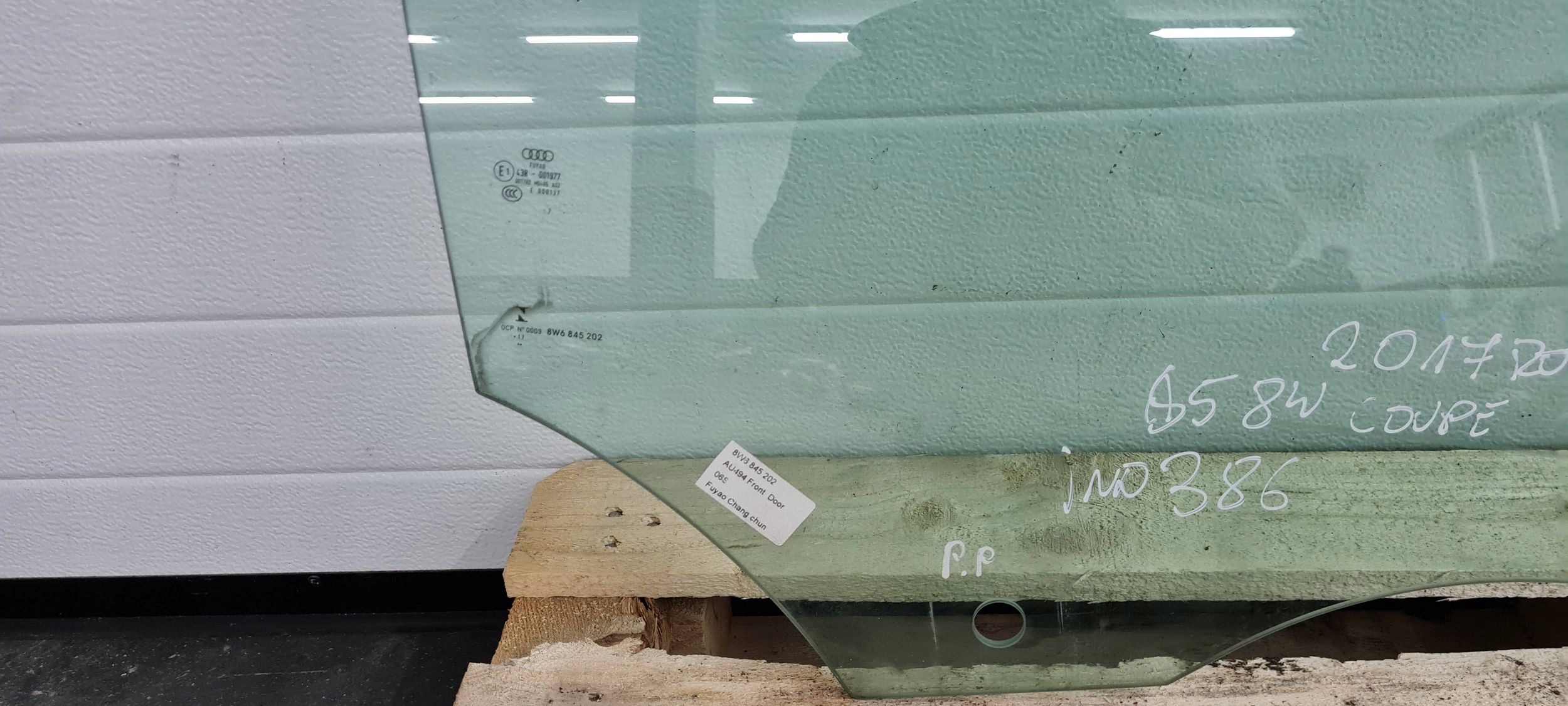 S5 8W A5 COUPE window door right right front 2017 17R 8W6845202