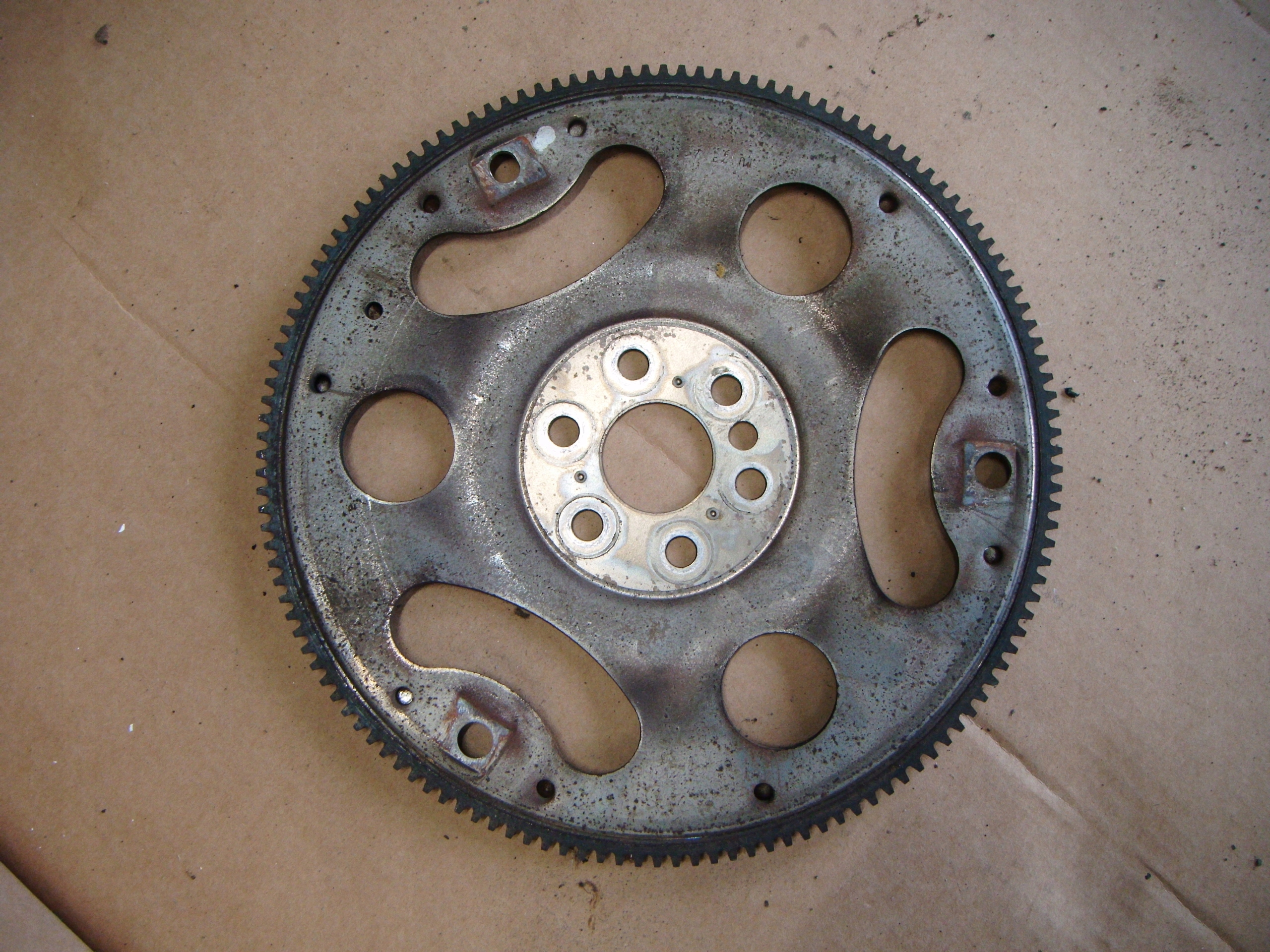 CHEVROLET HHR 2.4B KOŁO ZAMACHOWE ZABIERAK