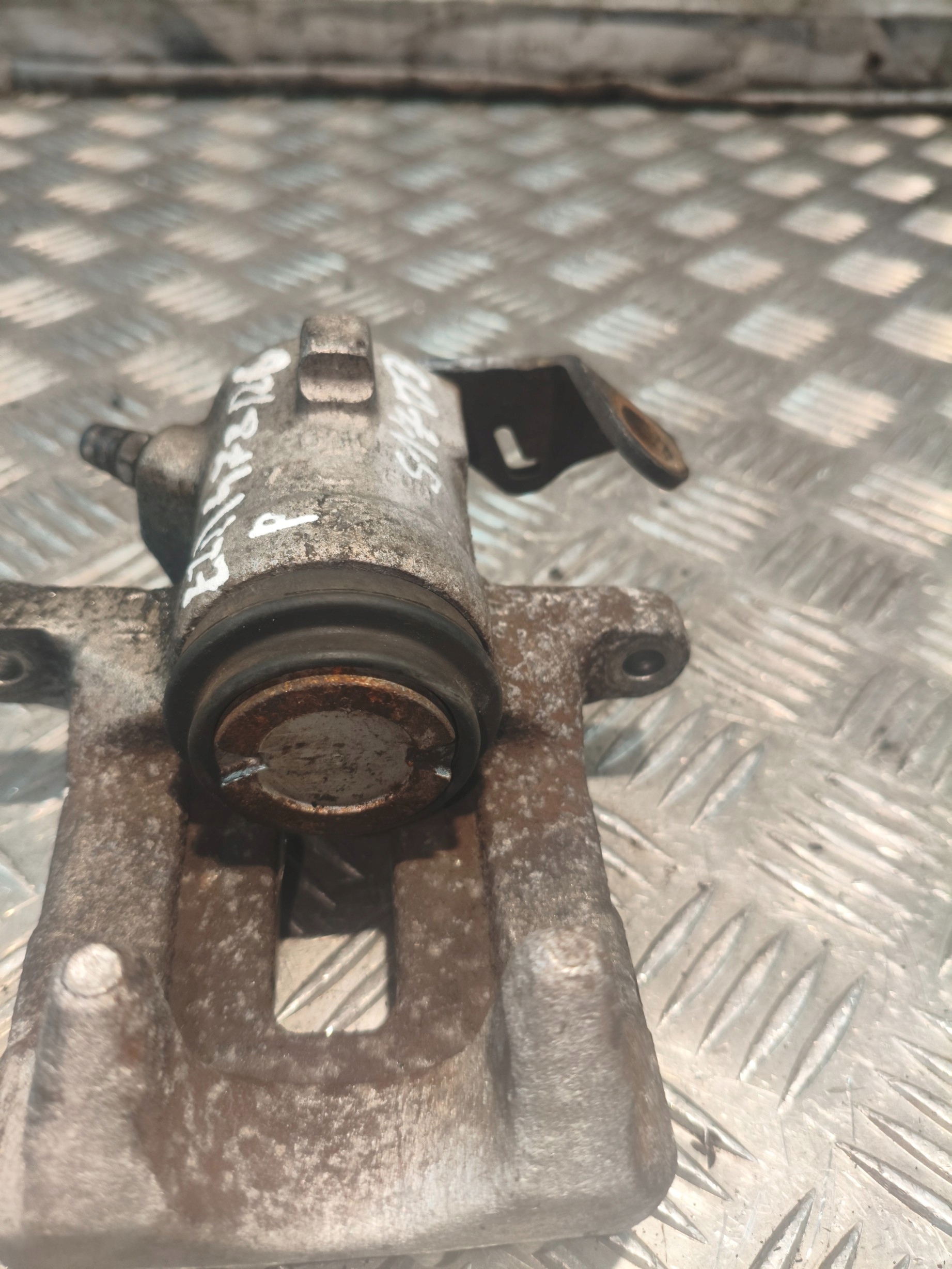 caliper right rear part SKODA OCTAVIA 1 and 2.0B