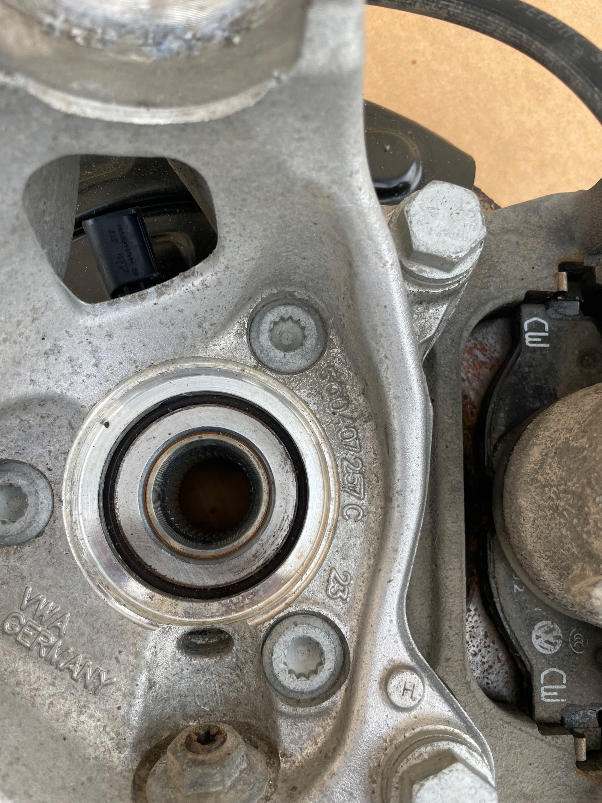 swing disc caliper 5Q0407257C SKODA SUPERB III 2.0 TDI IDEAL