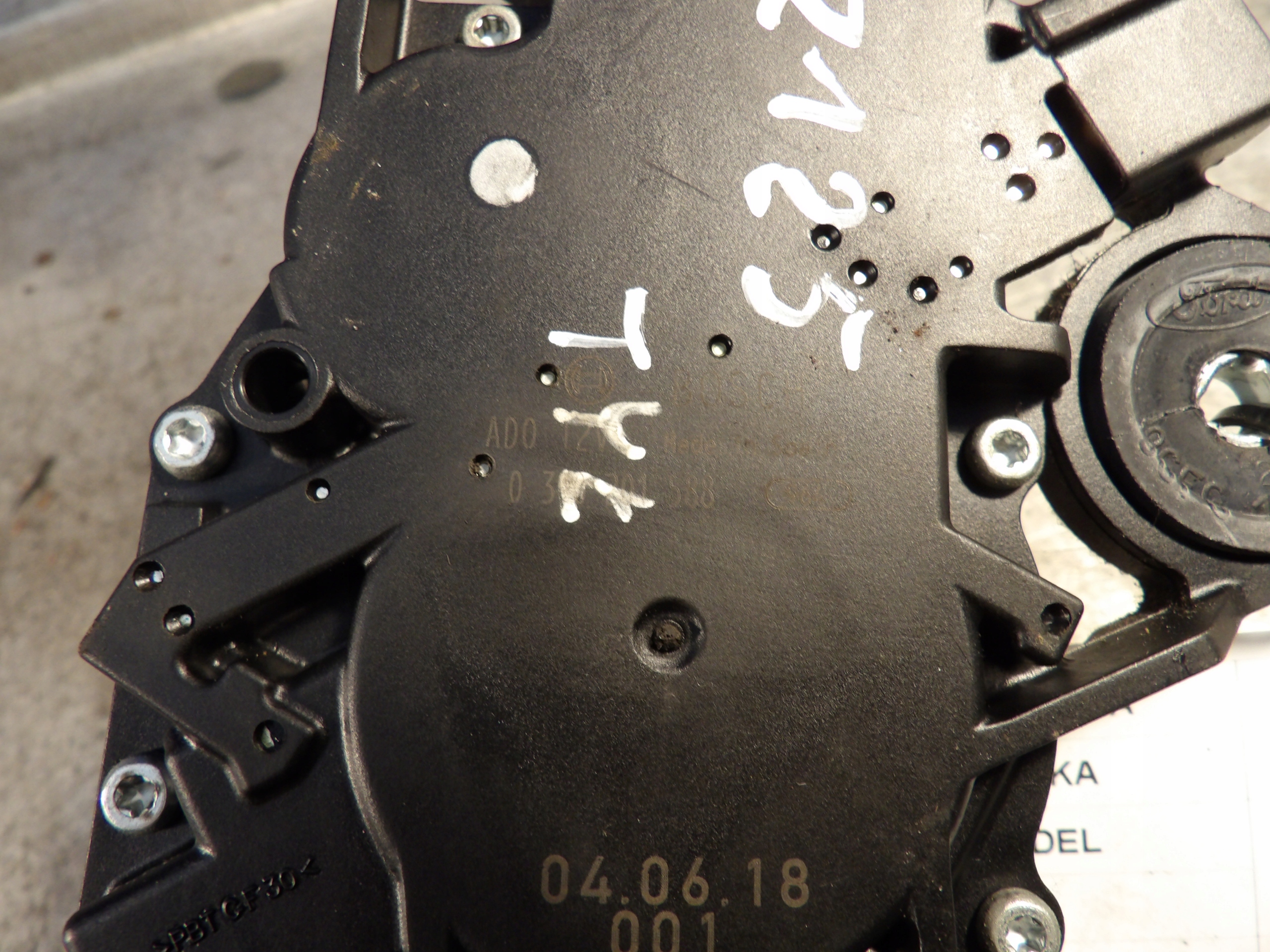 Mazda 3 motor ablaktörlők far 0390201588