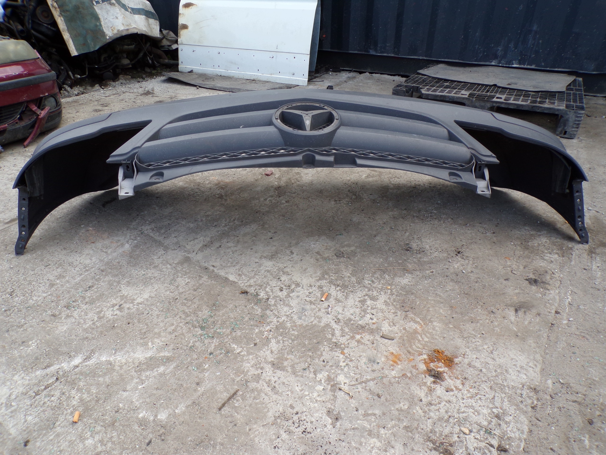 Frontstoßstange vorne MERCEDES W639 LIFT (R1)