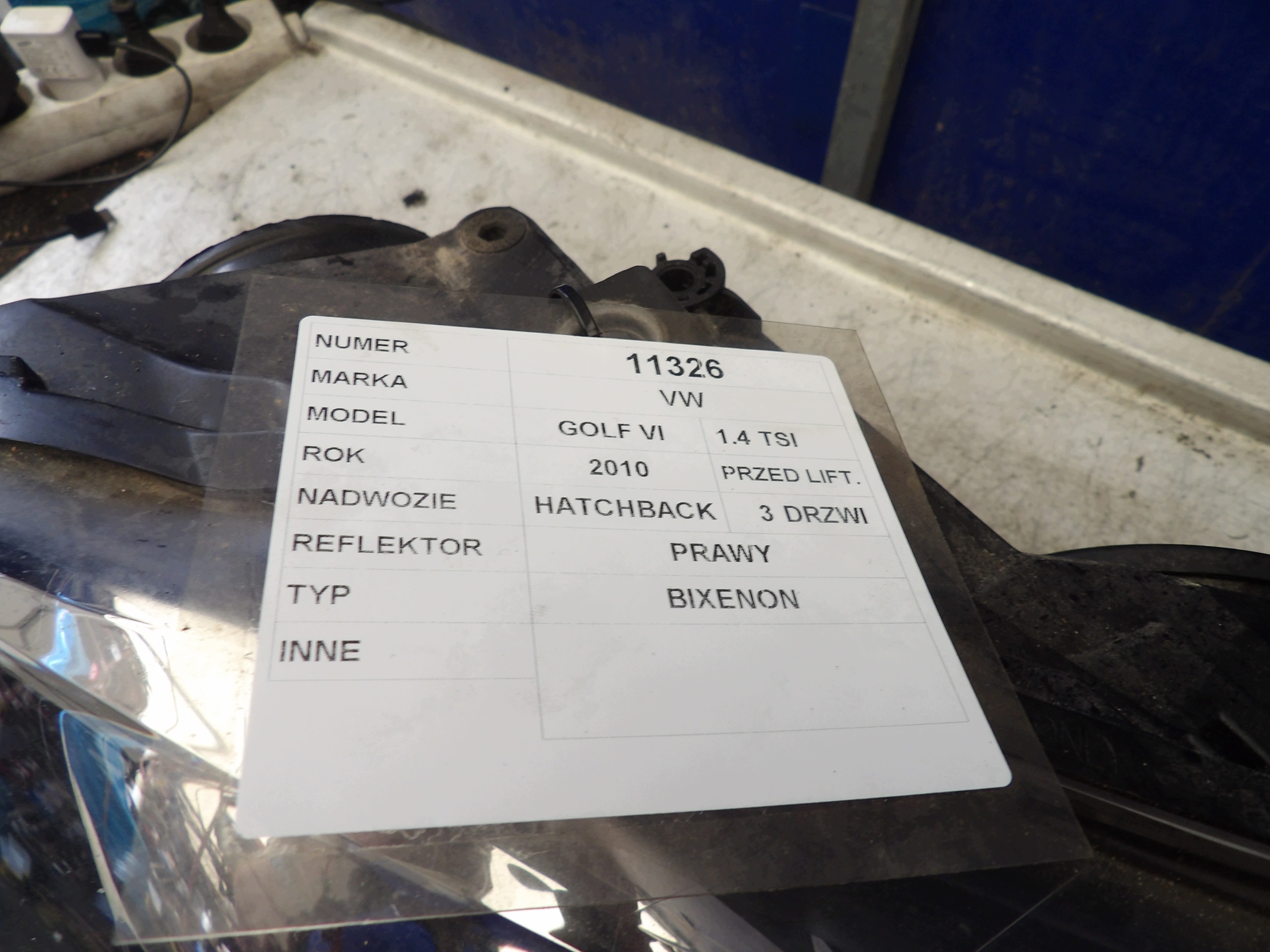 VW Golf VI holder front right bixenon