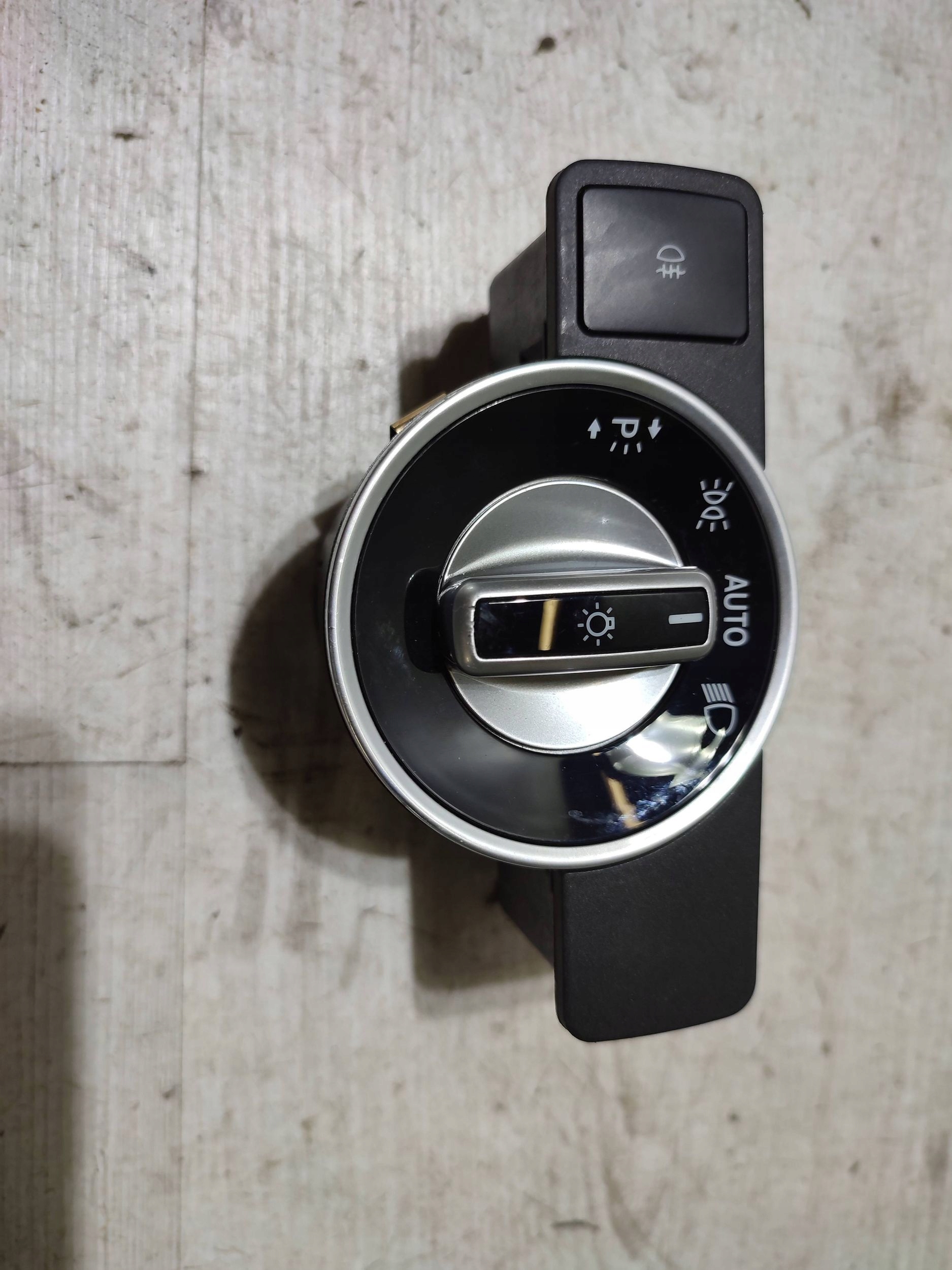 Mercedes-Benz GLA W156 2015 light switch