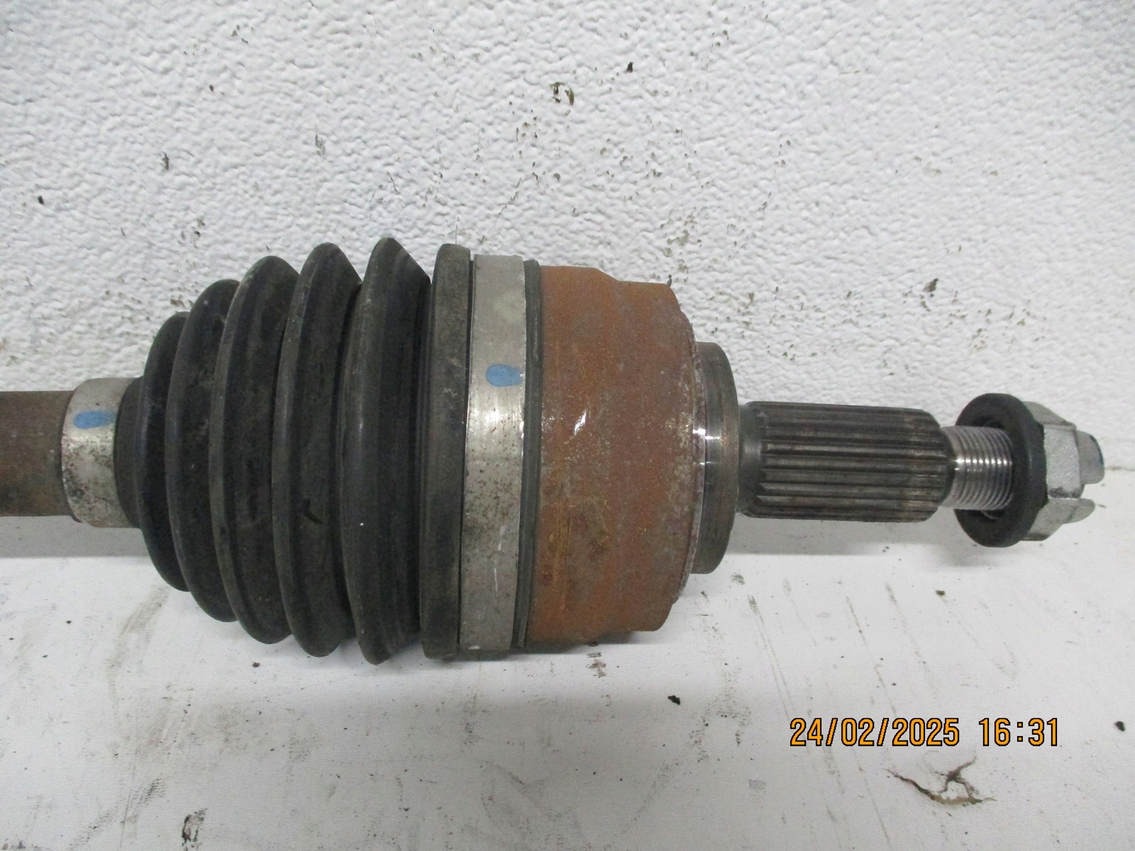semi-axis front NISSAN JUKE F16 1.3iT 391011887R left