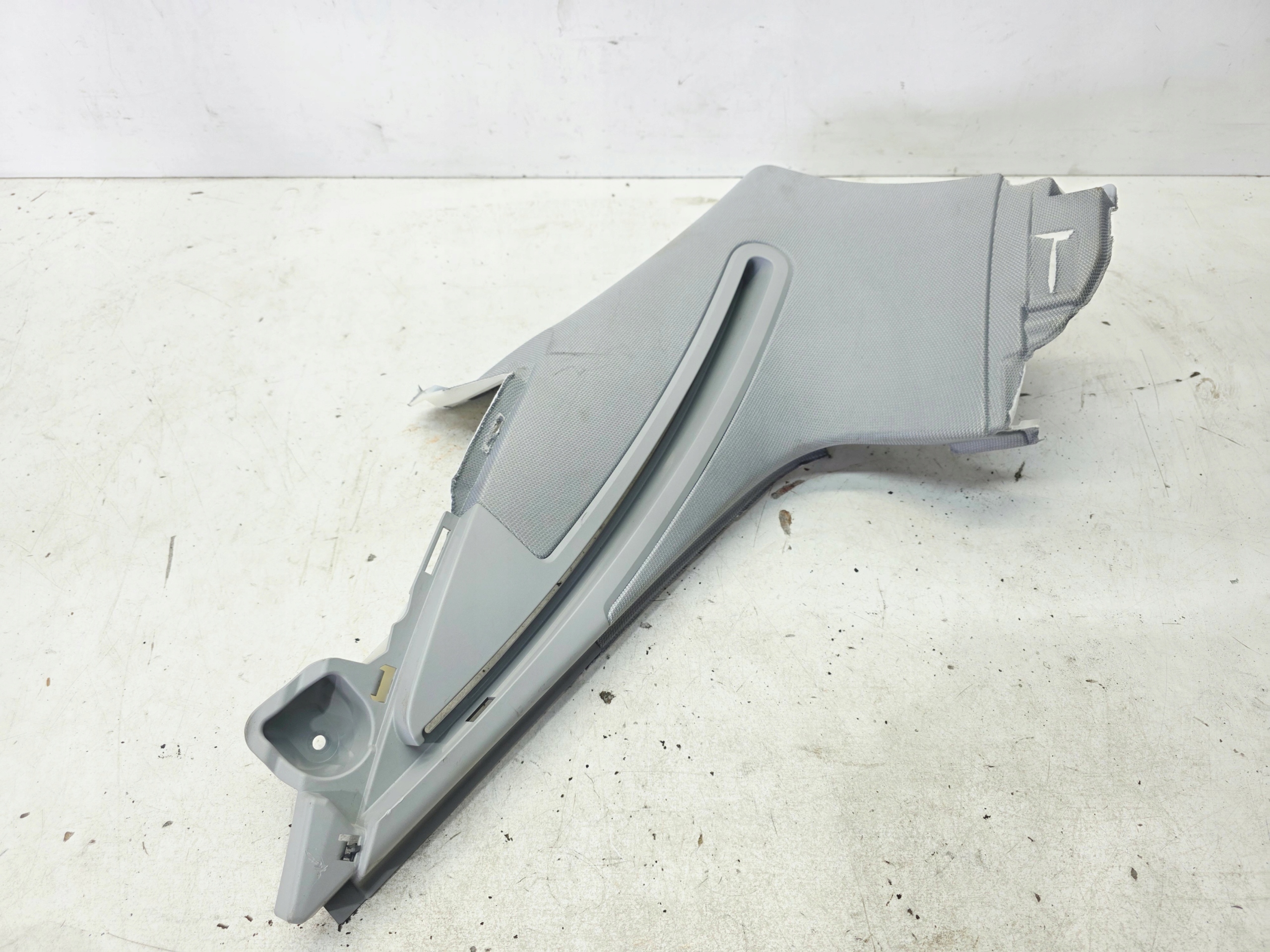 cover SLUPKA boot right rear part AUDI A4 B9 8W9867246F