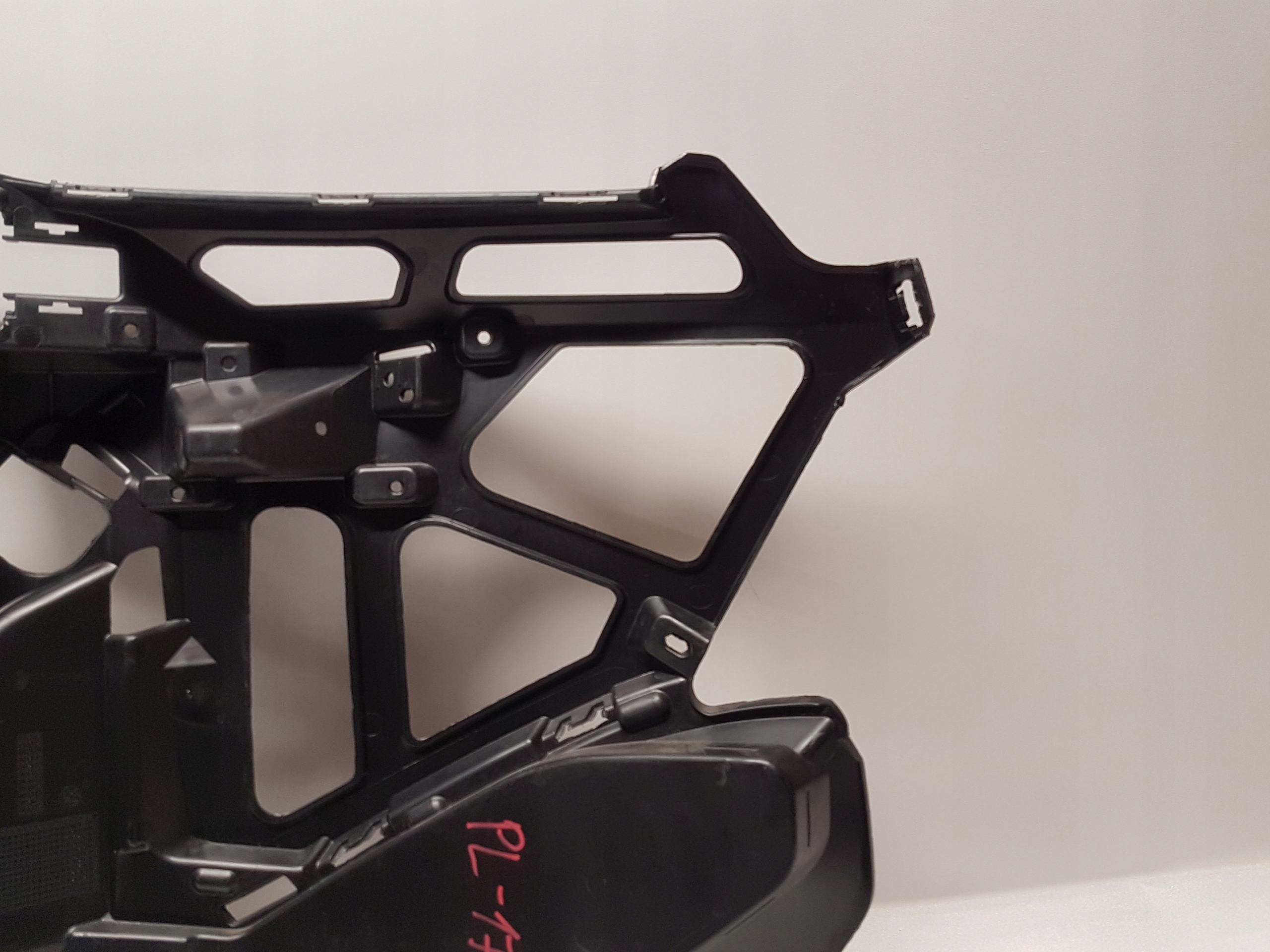 bumper bracket left front BMW X1 U11 9883583