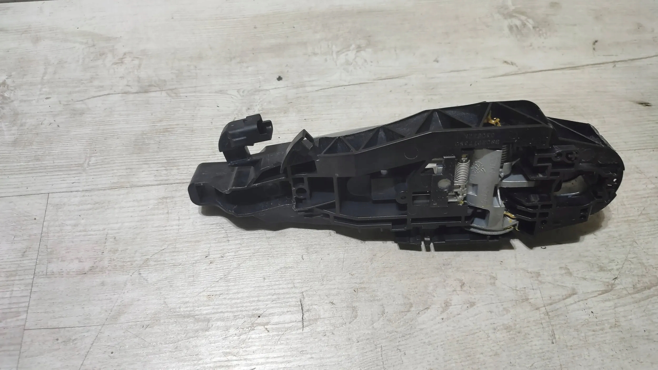Opel Corsa F 1.2 22r. front side left handle exterior