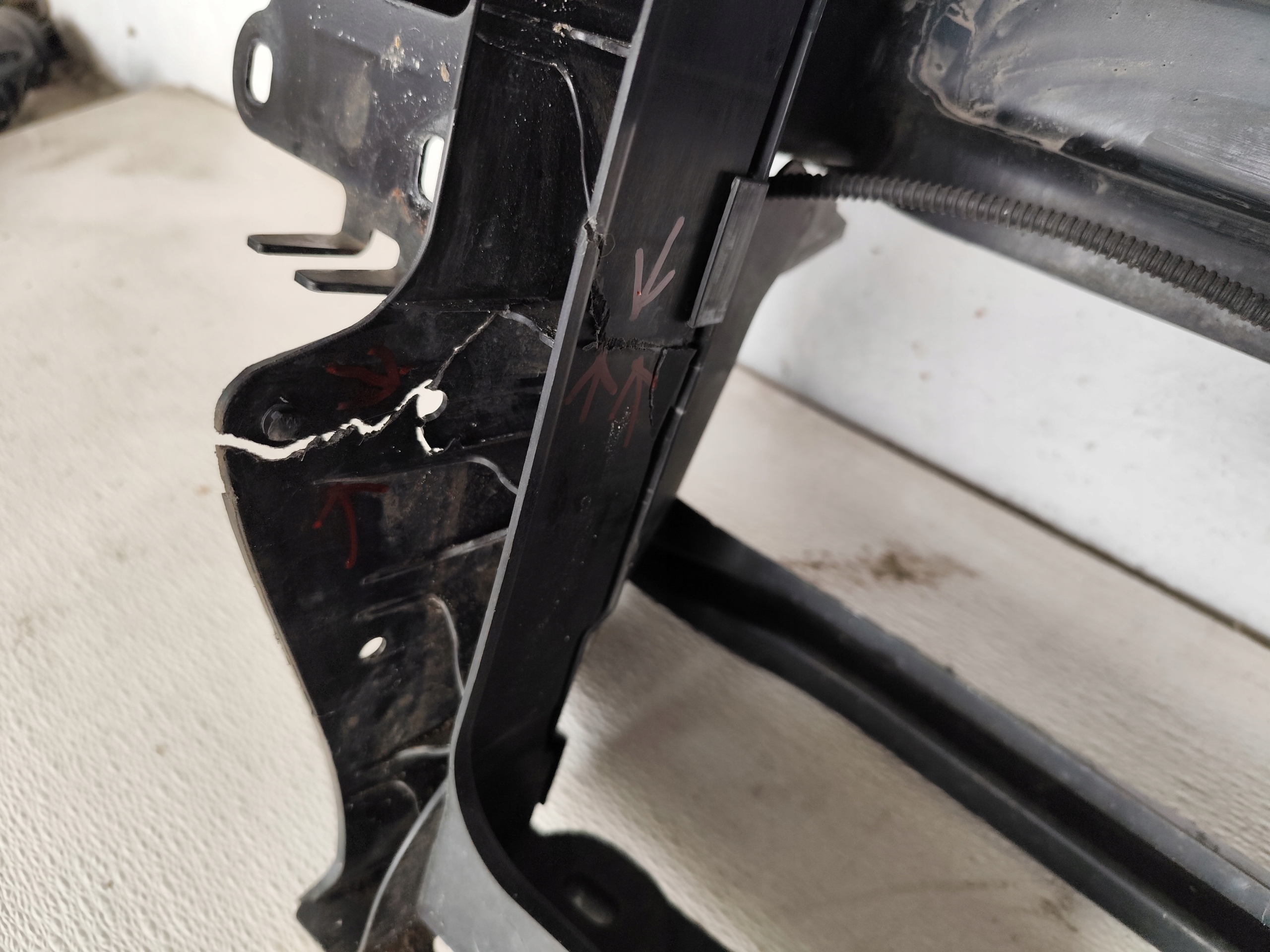 VOLKSWAGEN UP 2012 support panel for radiators sider