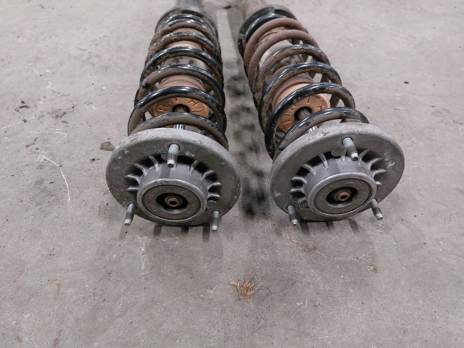 shock absorber + spring left rear part + right rear part BMW F10 520d