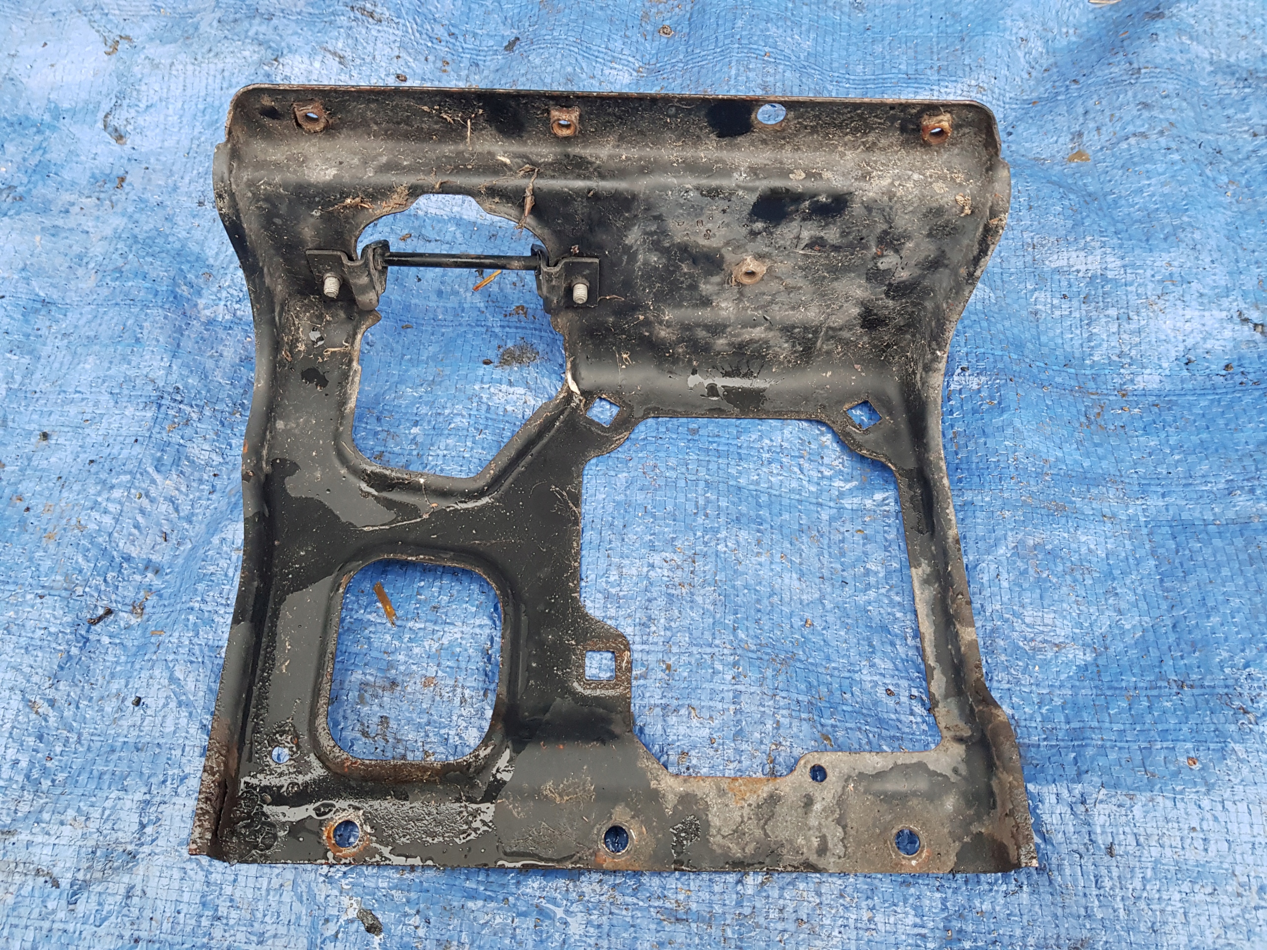 support panel for radiators upper pillar NOSEK MERCEDES CLS W219