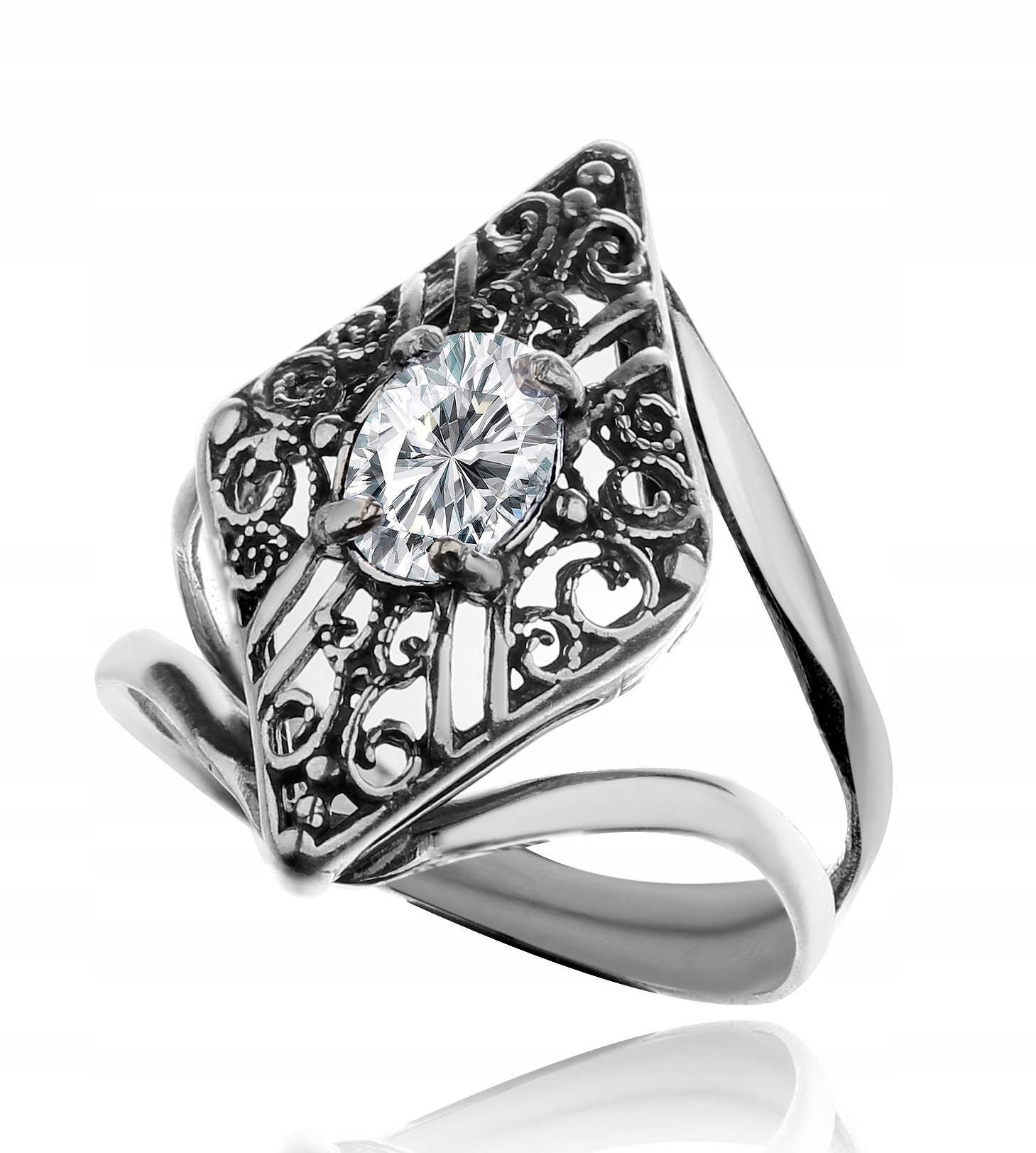 

Srebrny Ażurowy Pierścionek Z Cyrkonią. Rozmiar 15