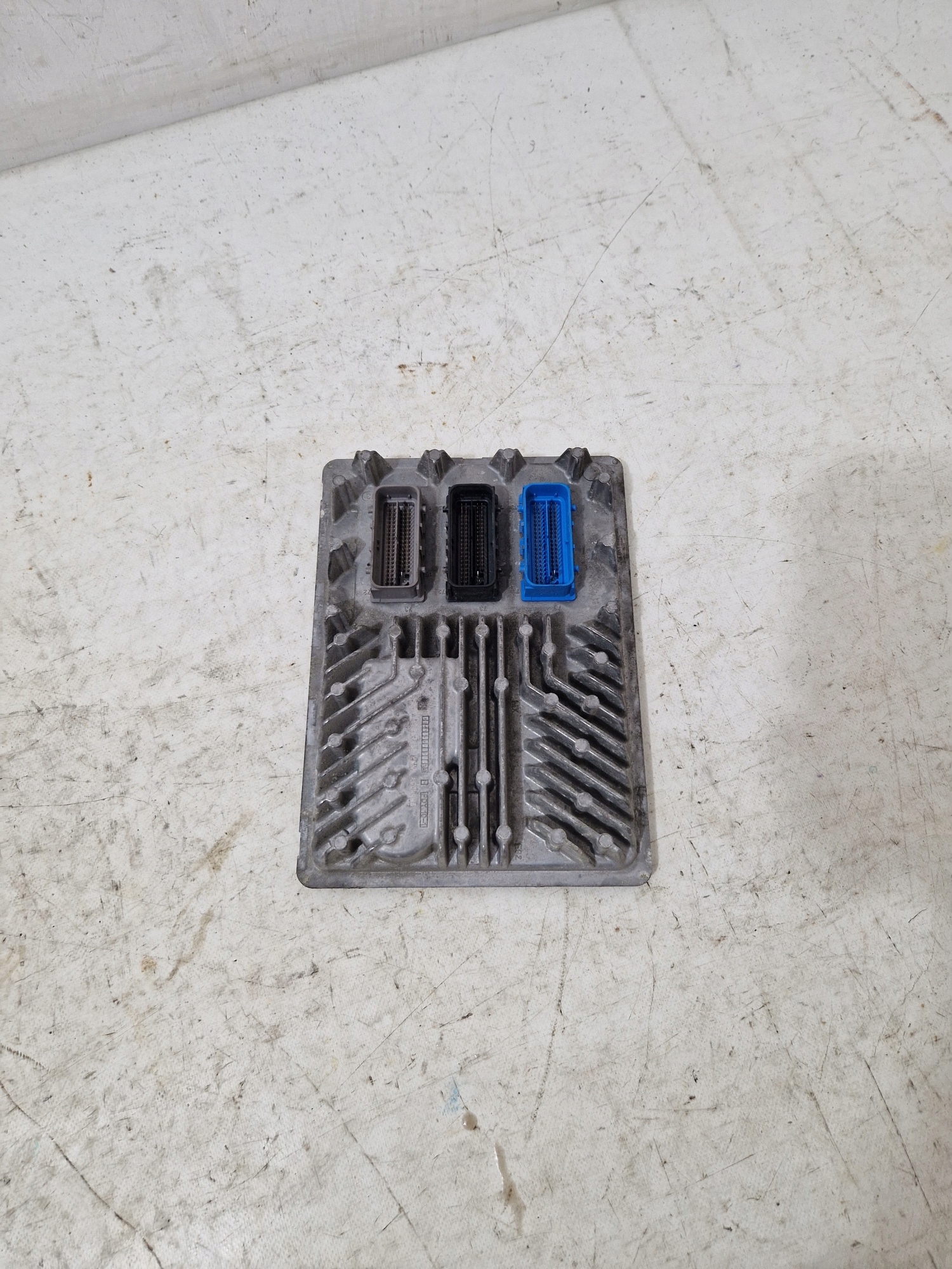 CADILLAC ESCALADE IV 15- 6.2 V8 computer module STERUJACY SILNIKIEM 12665217