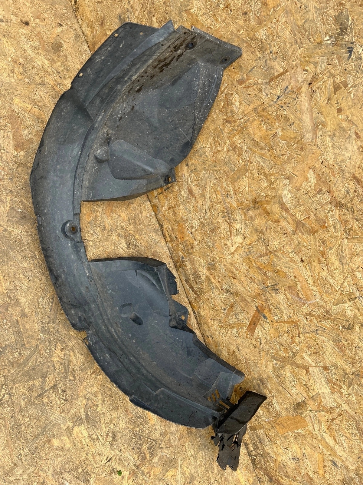 mudguard left front Dacia Sandero Stepway II