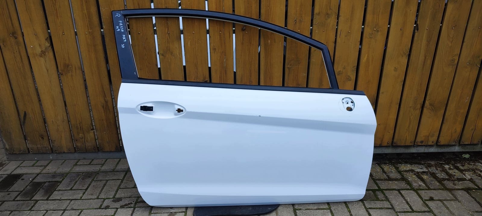 door front front right Ford Fiesta MK7 3D H9
