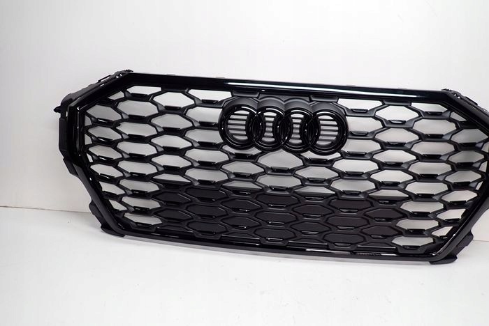 AUDI Q3 II S-LINE 18- grille 83F853651