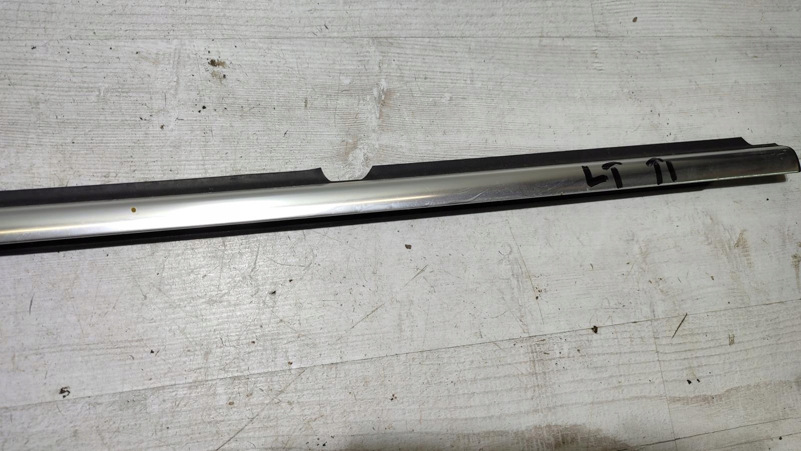 moulding dust left rear part VW Tiguan Lift 5N0