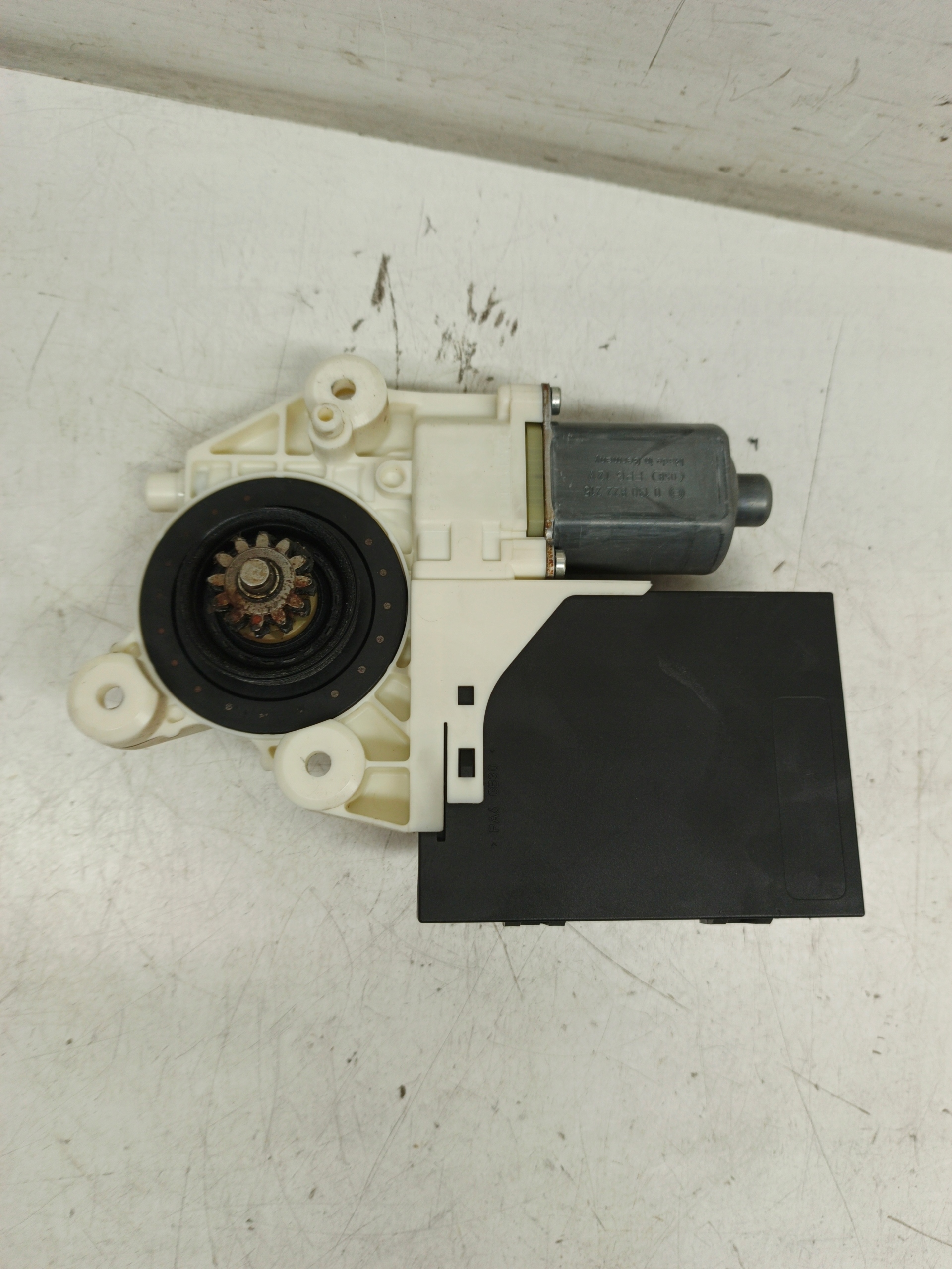 FORD FOCUS MK2 SILNIK PODNOŚNIKA SZYBY PRZÓD LEWY 04-07 KOMBI 981405-103