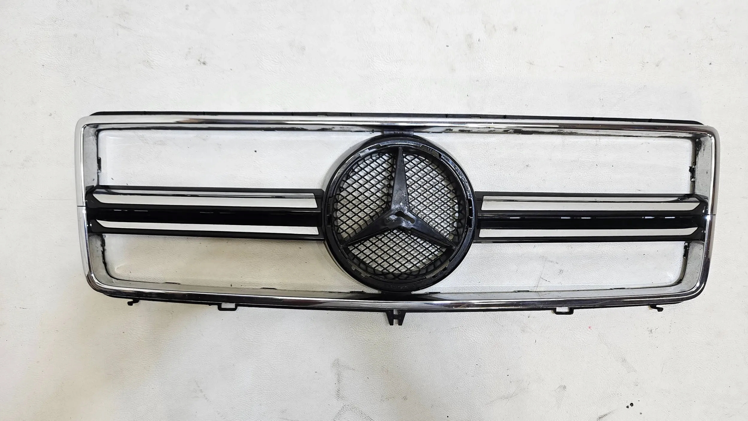 GRILL ATRAPA CHŁODNICY MERCEDES G-KLASA A463 LIFT AMG A4638880011
