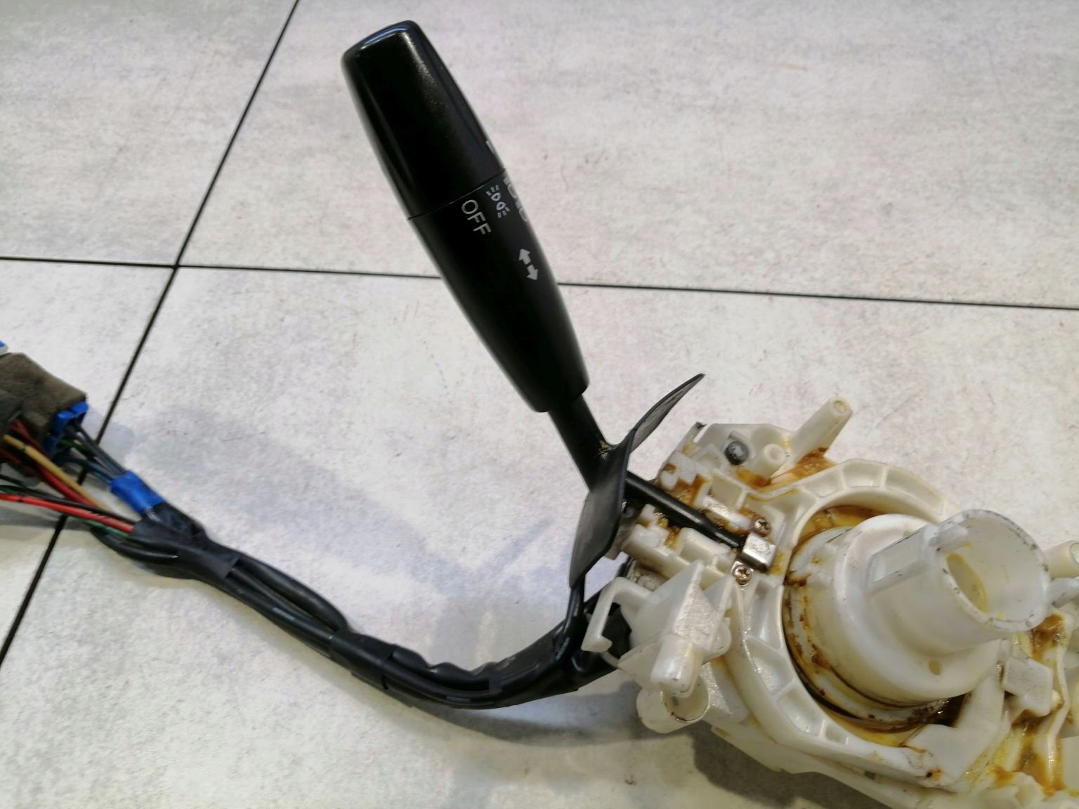 Commodo essuie glace KIA SHUMA II 1.6 16V
