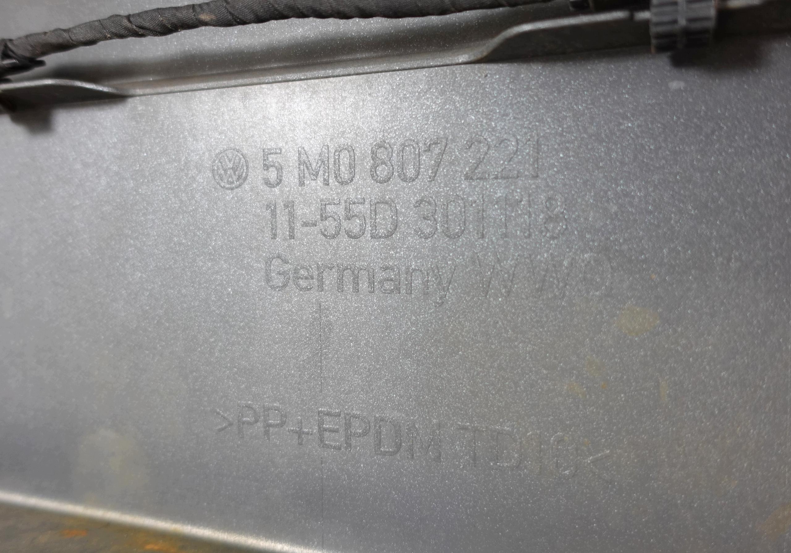 bumper front front VW GOLF 5 V 5+ plus LIFT 09-12 PDC 5M0807221