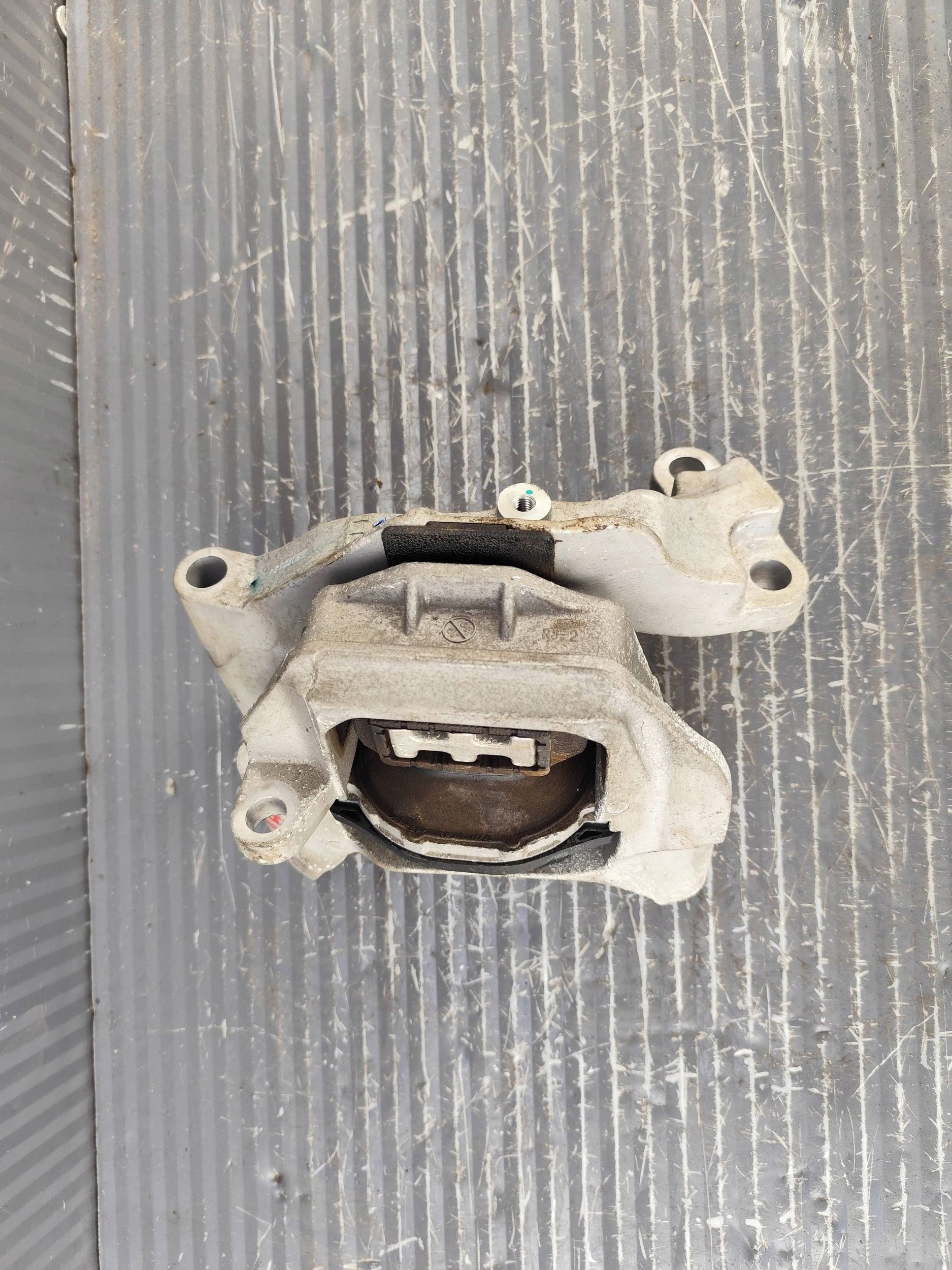 NISSAN QASHQAI J12 holder engine mount