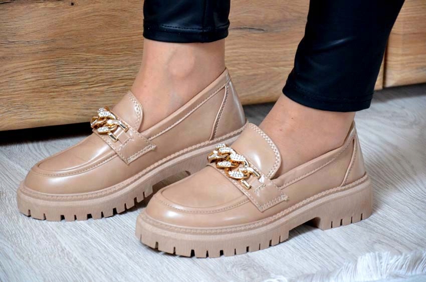 MOKASYNY PÓŁBUTY BEŻOWE KLASYCZNE DAMSKIE OZDOBA KLASYCZNE BUTY BOTKI SPORT Model WISONA LATO 2024 MODEX