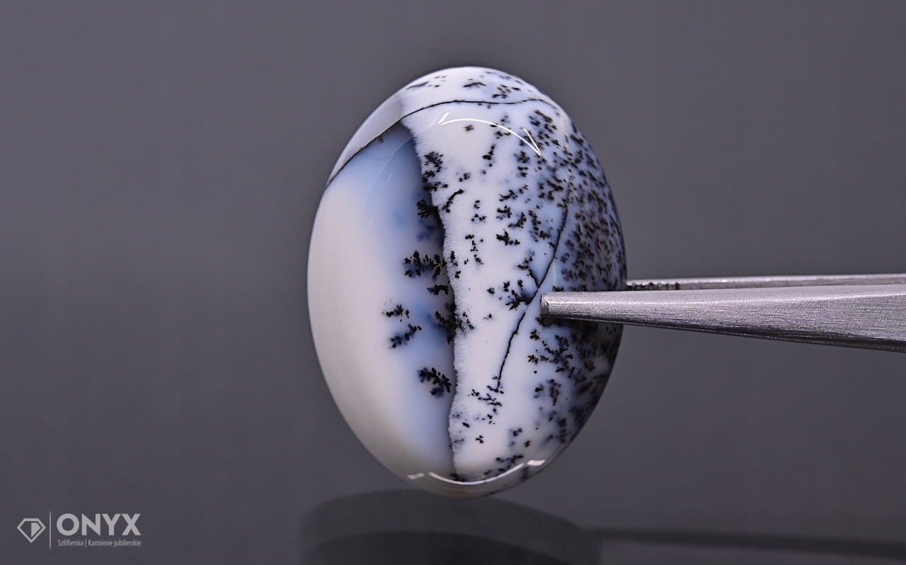 Dendritový achát z Turecka kabošon ovál 29,5x22 mm