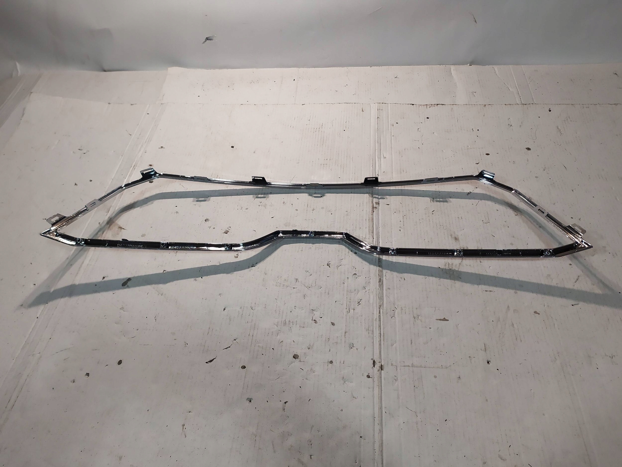 Skoda Superb 3U Kühlergrill FRONTGRILL Kühlergitter 3V0853761 - Thumbnail 6