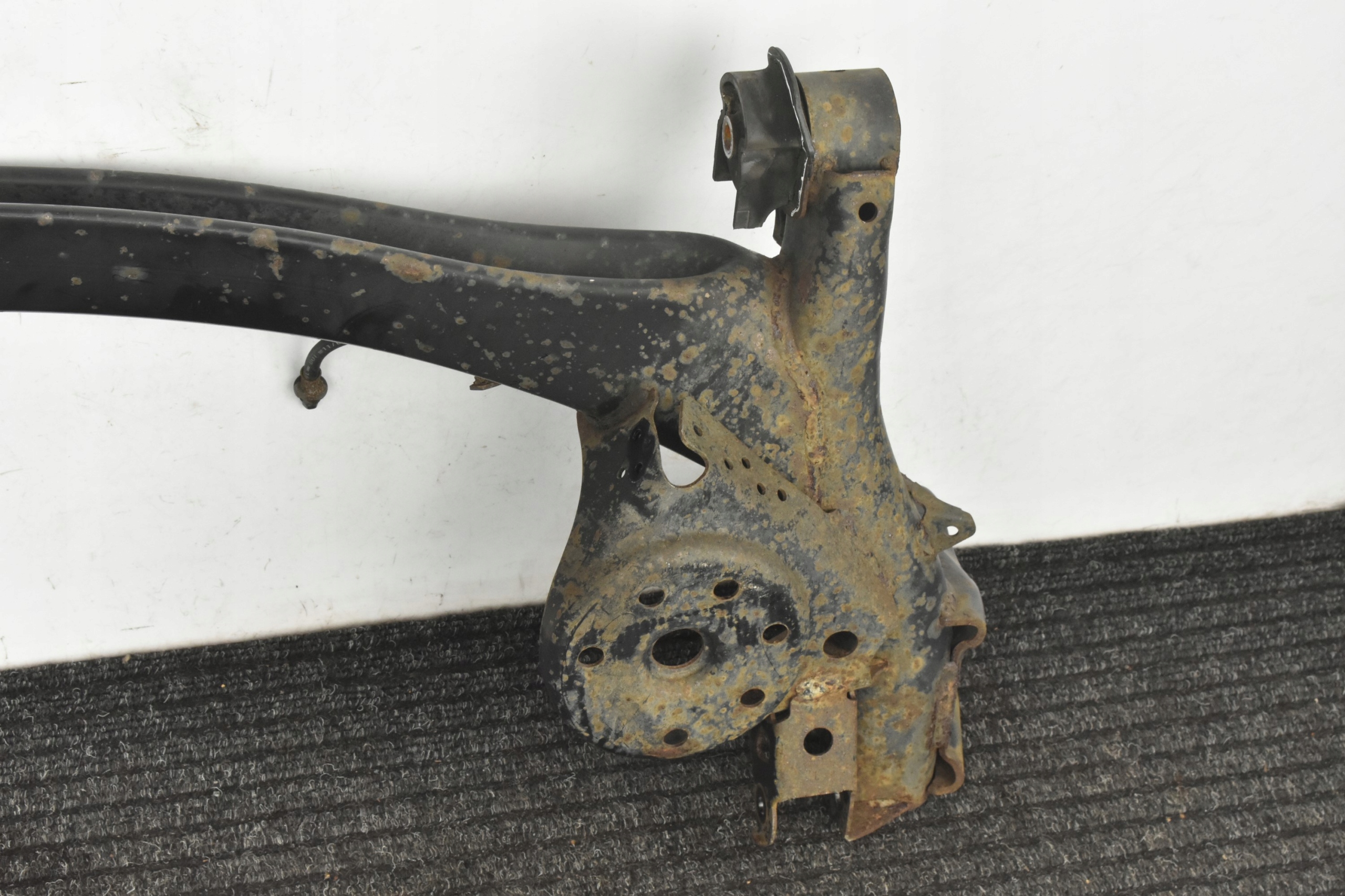 BELKA ZAWIESZENIA TYŁ 42110-28580 TOYOTA PREVIA ESTIMA III XR50 06-19 Jakość części (zgodnie z GVO) Q - oryginał z logo producenta części (OEM, OES)