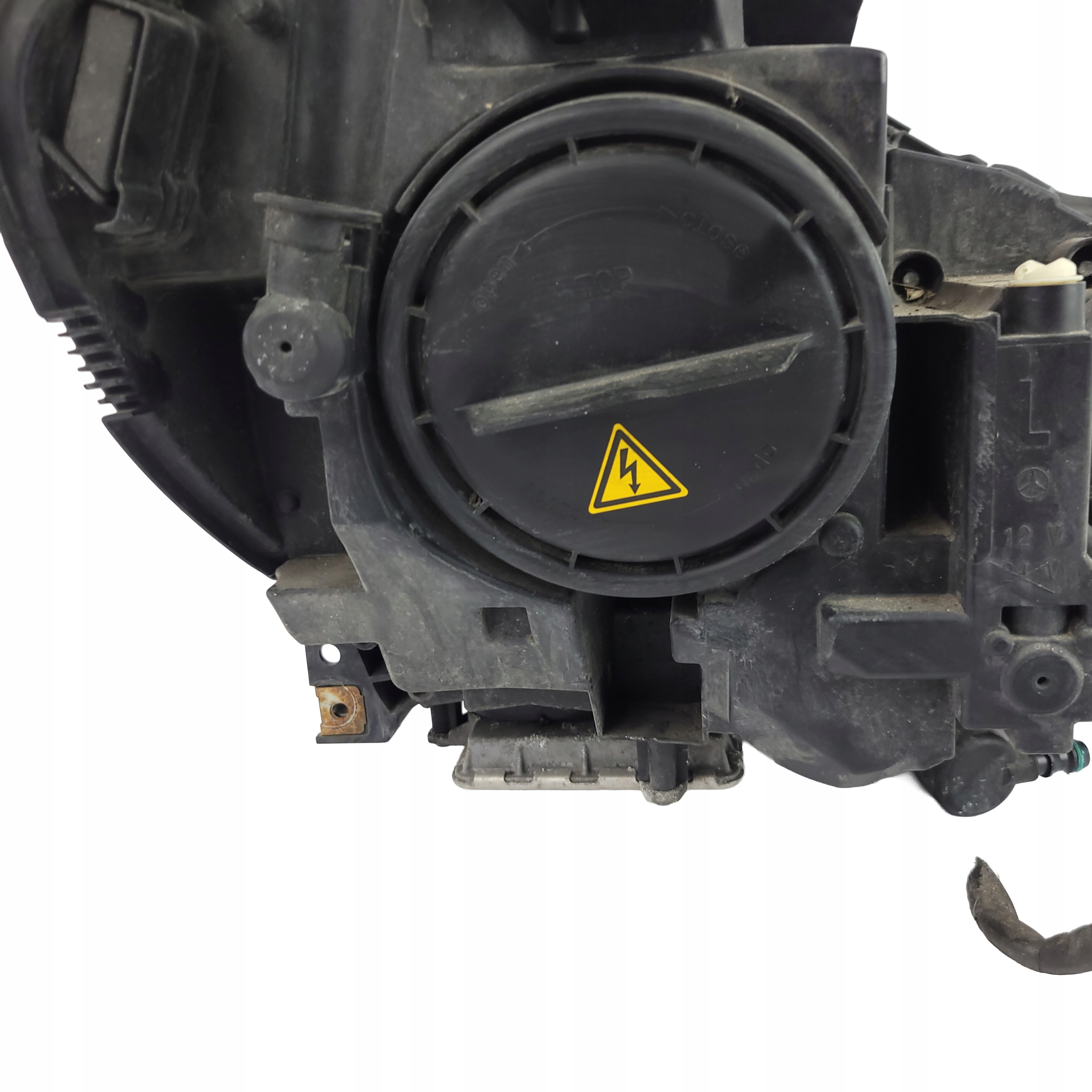 MERCEDES W204 LIFT light front front left SKRETNA KPL EU A2048204339
