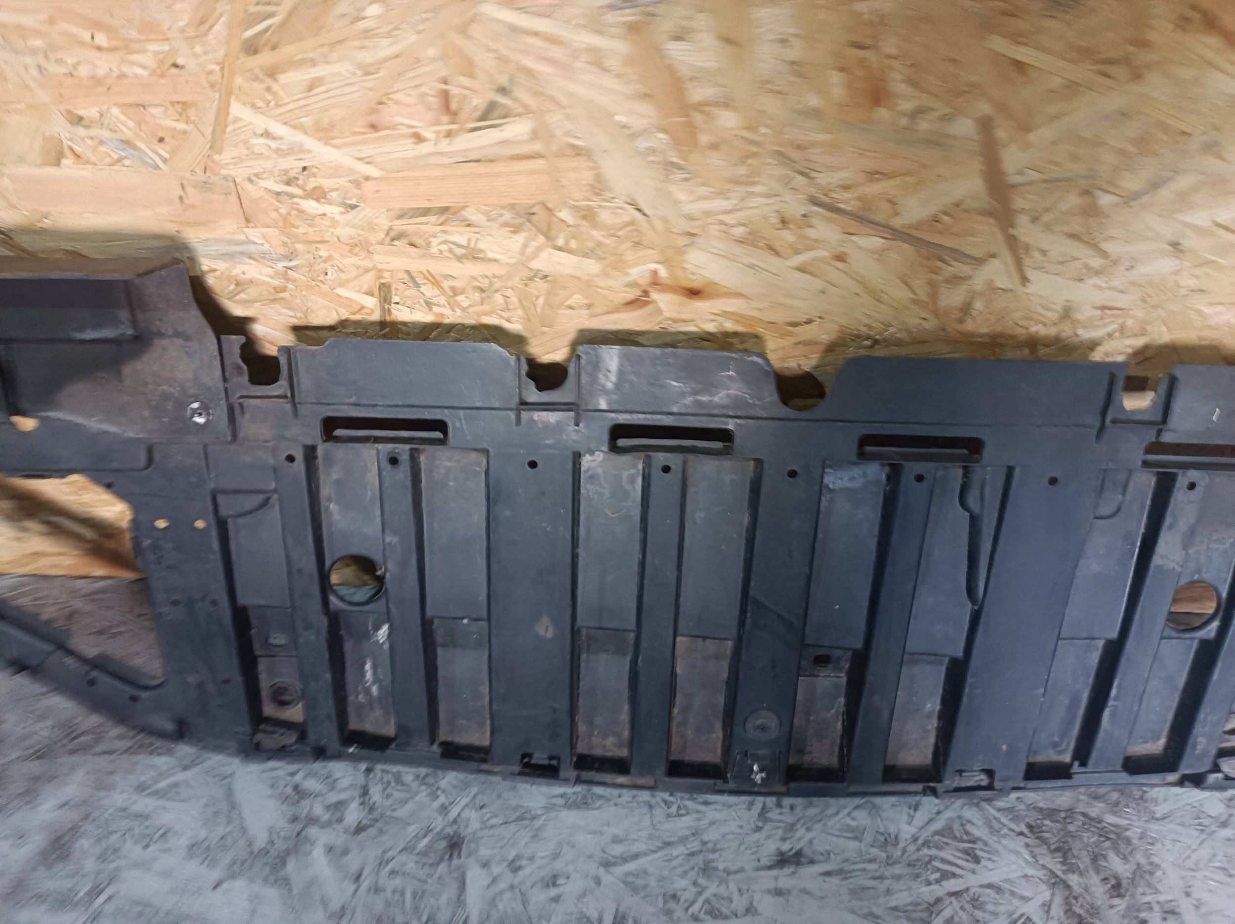 cover below front bumper Absorber Renault Clio IV 2014 622564751R