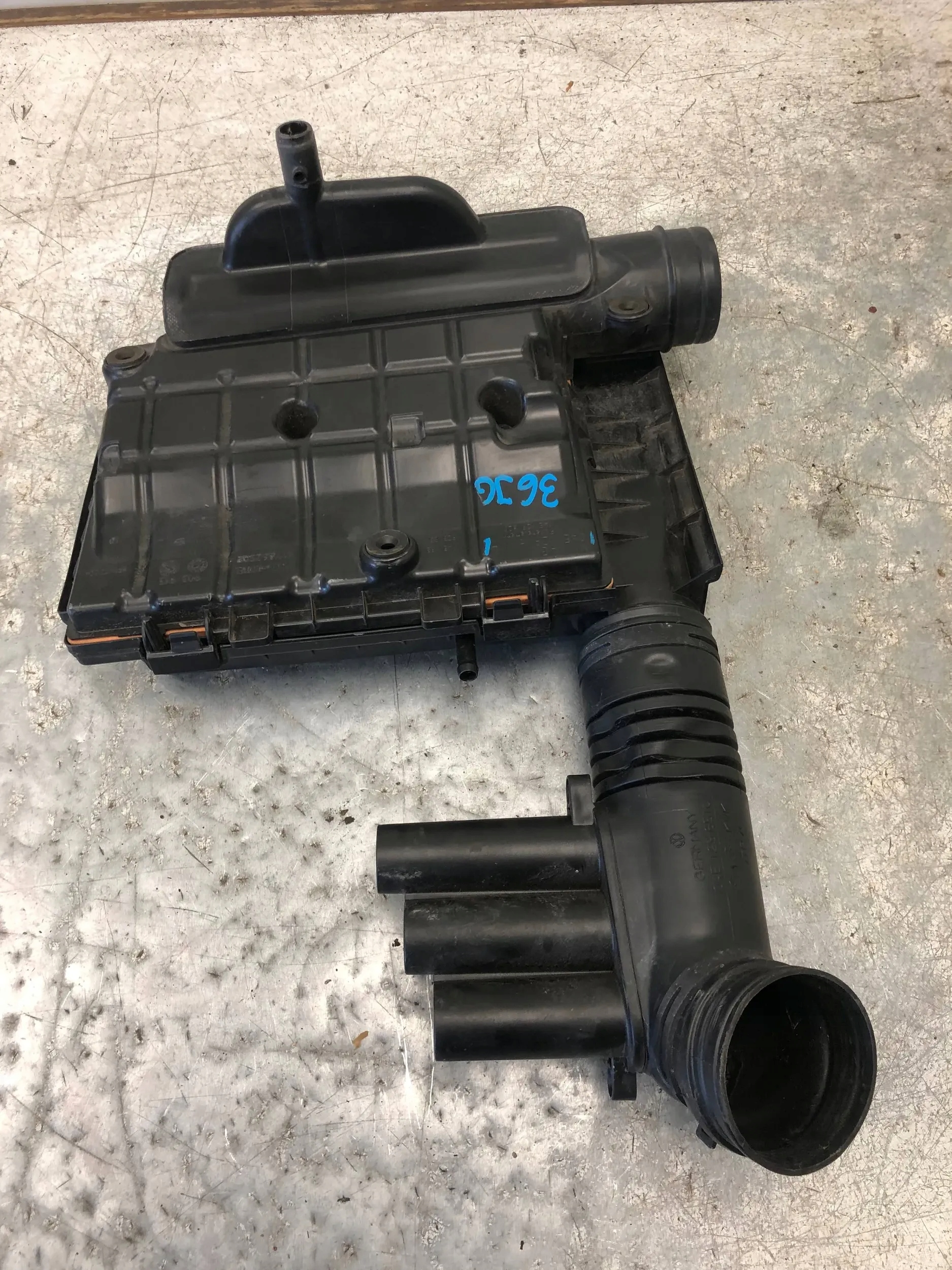 Gehäuse filter luft VW SKODA AUDI 04E129611H