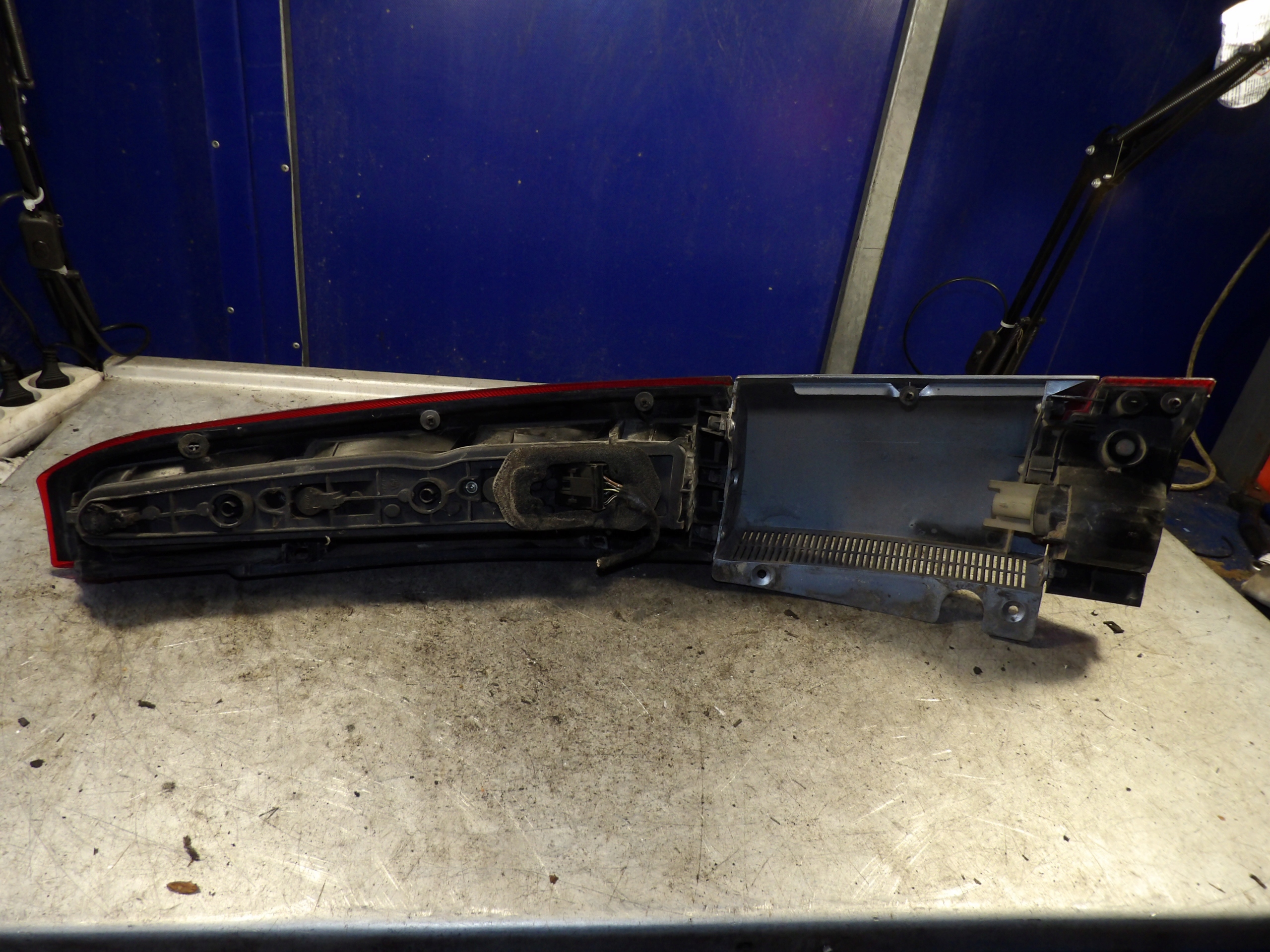 Opel Meriva and light rear left 1,7DTI 93294345 89398084